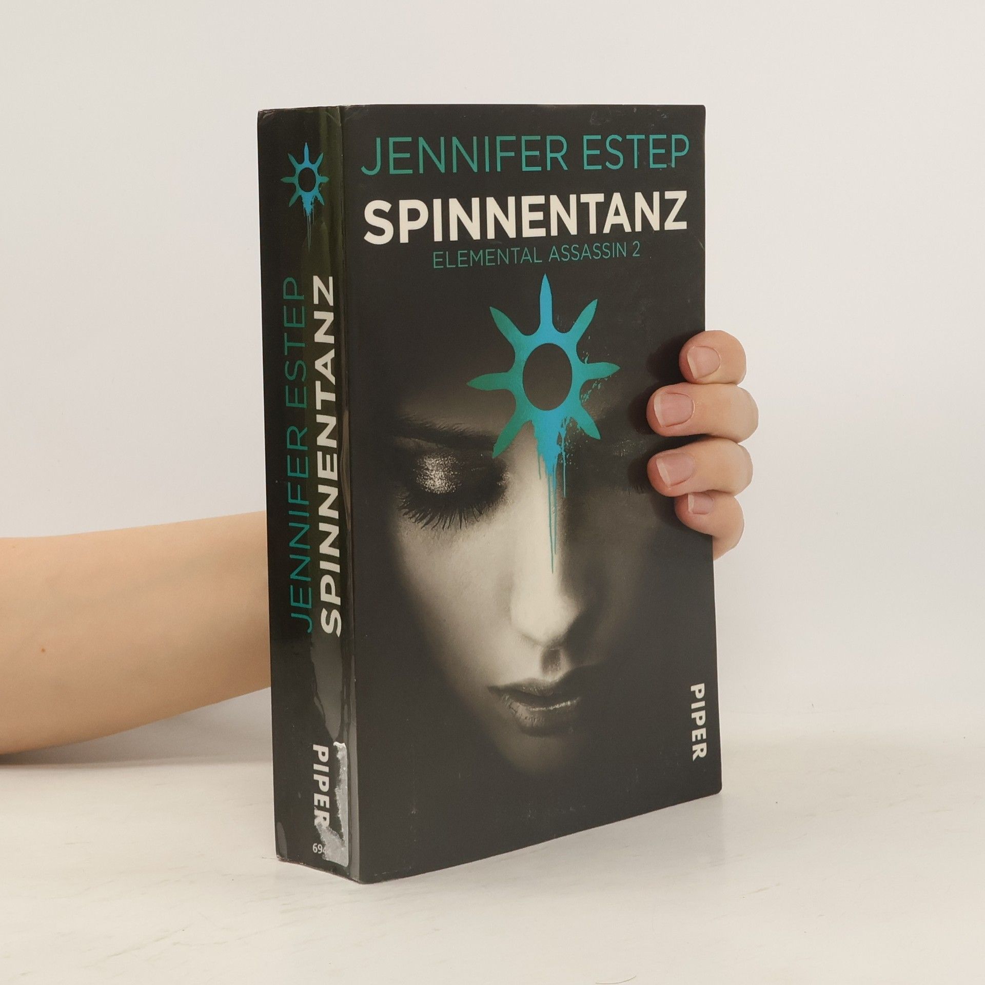 Jennifer Estep Spinnentanz
