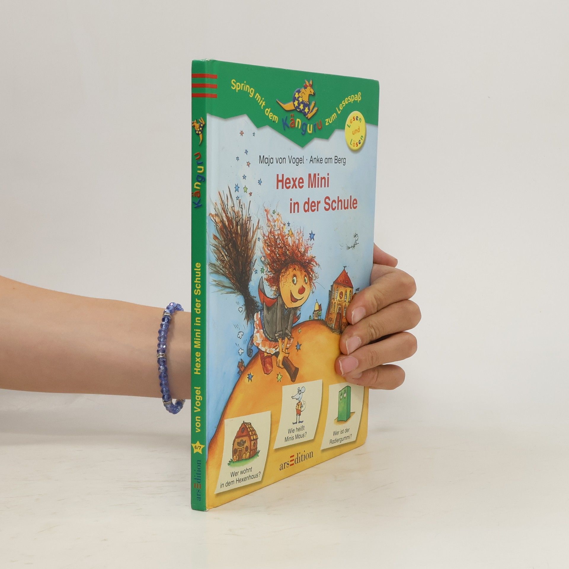 Maja von Vogel Hexe Mini in der Schule