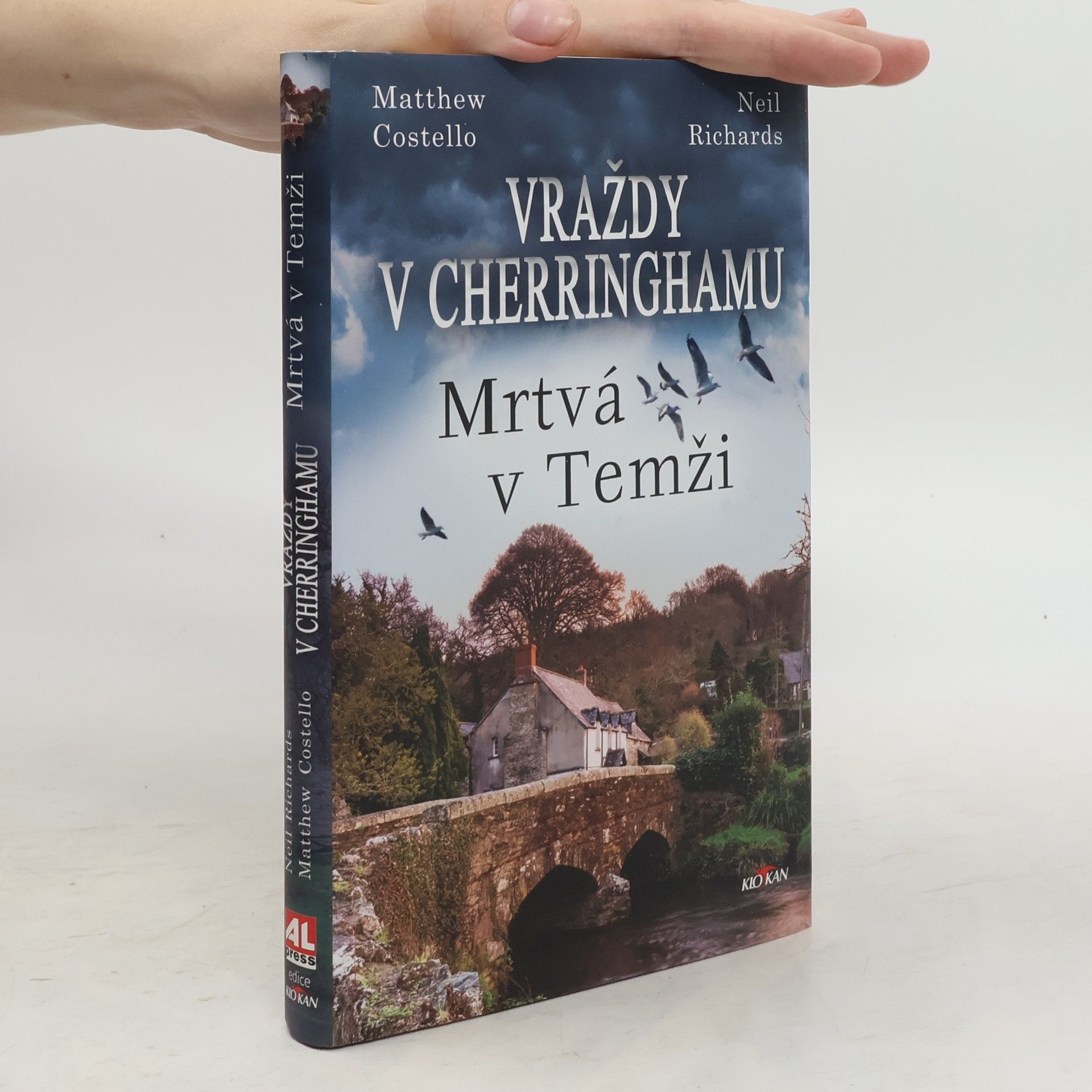 Matthew J. Costello Mrtvá v Temži