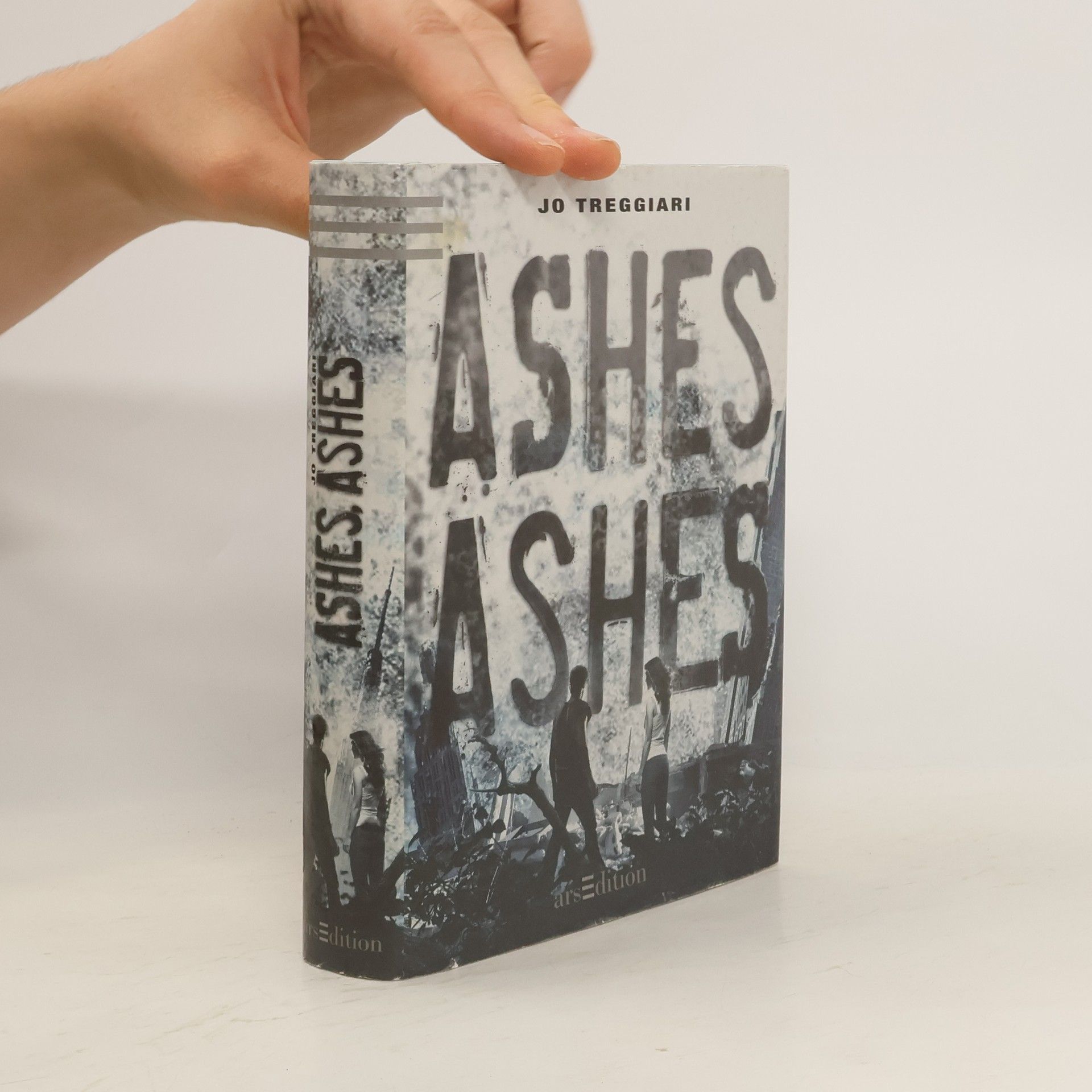 Jo Treggiari Ashes, ashes