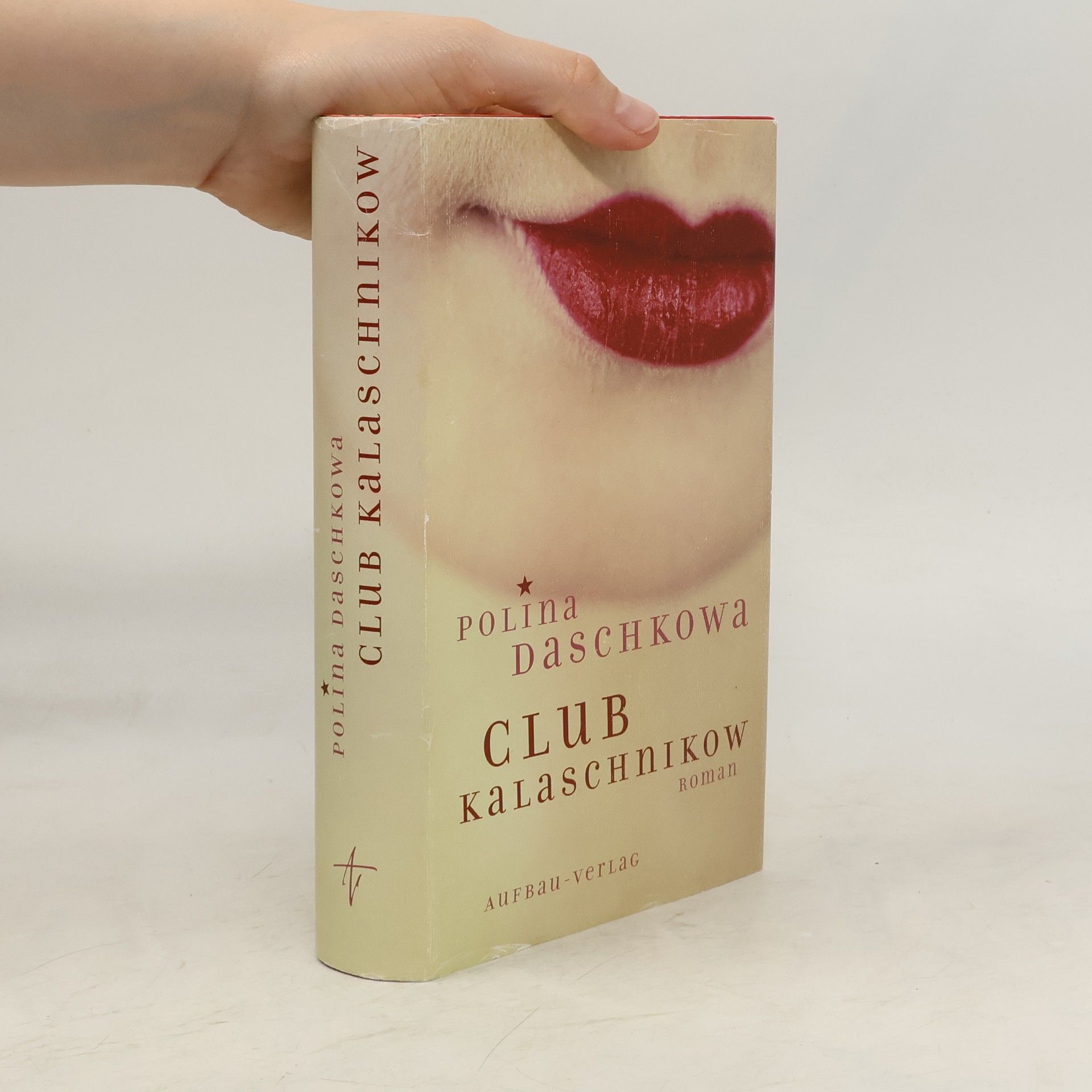 Polina Daschkowa Club Kalaschnikow
