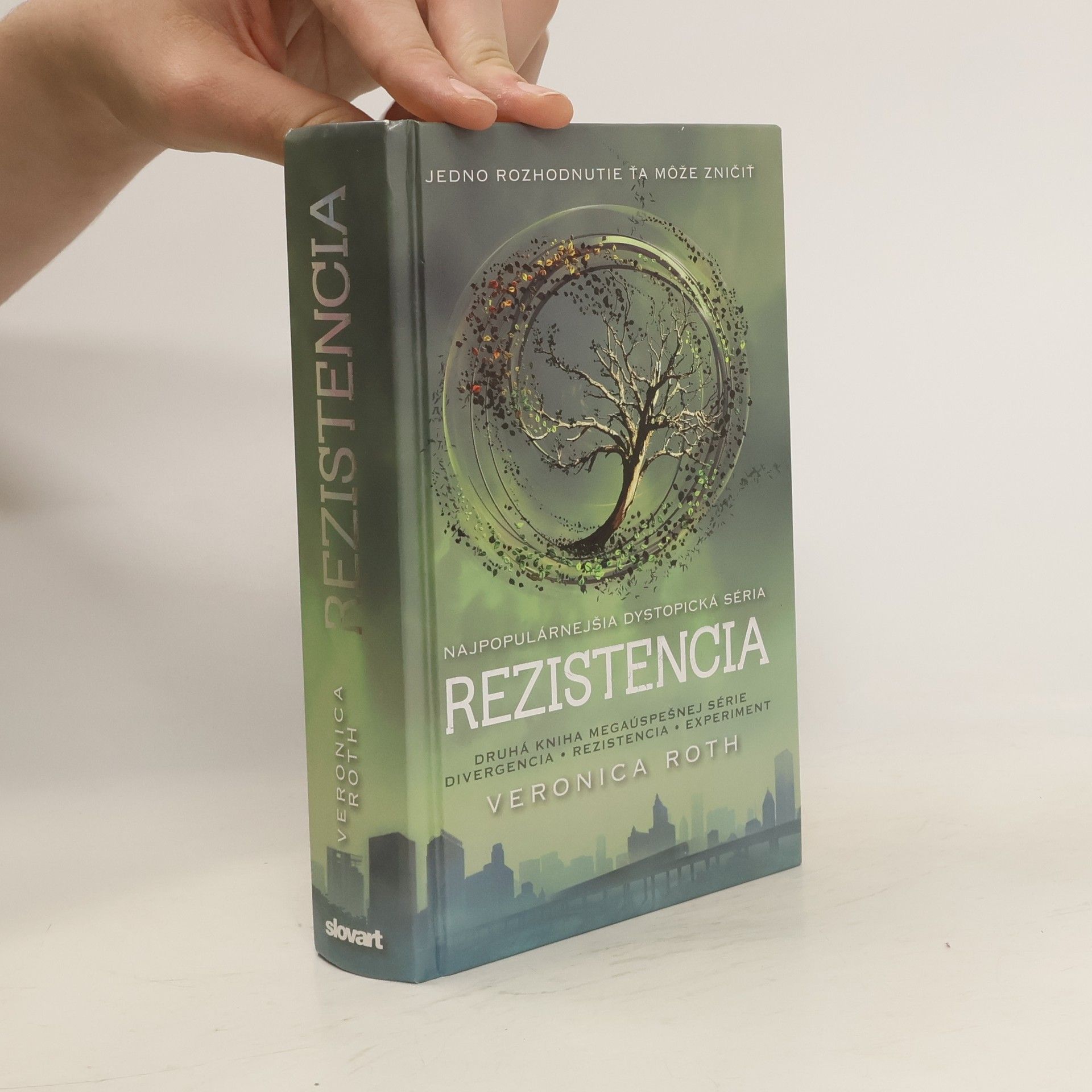 Veronica Roth Rezistencia