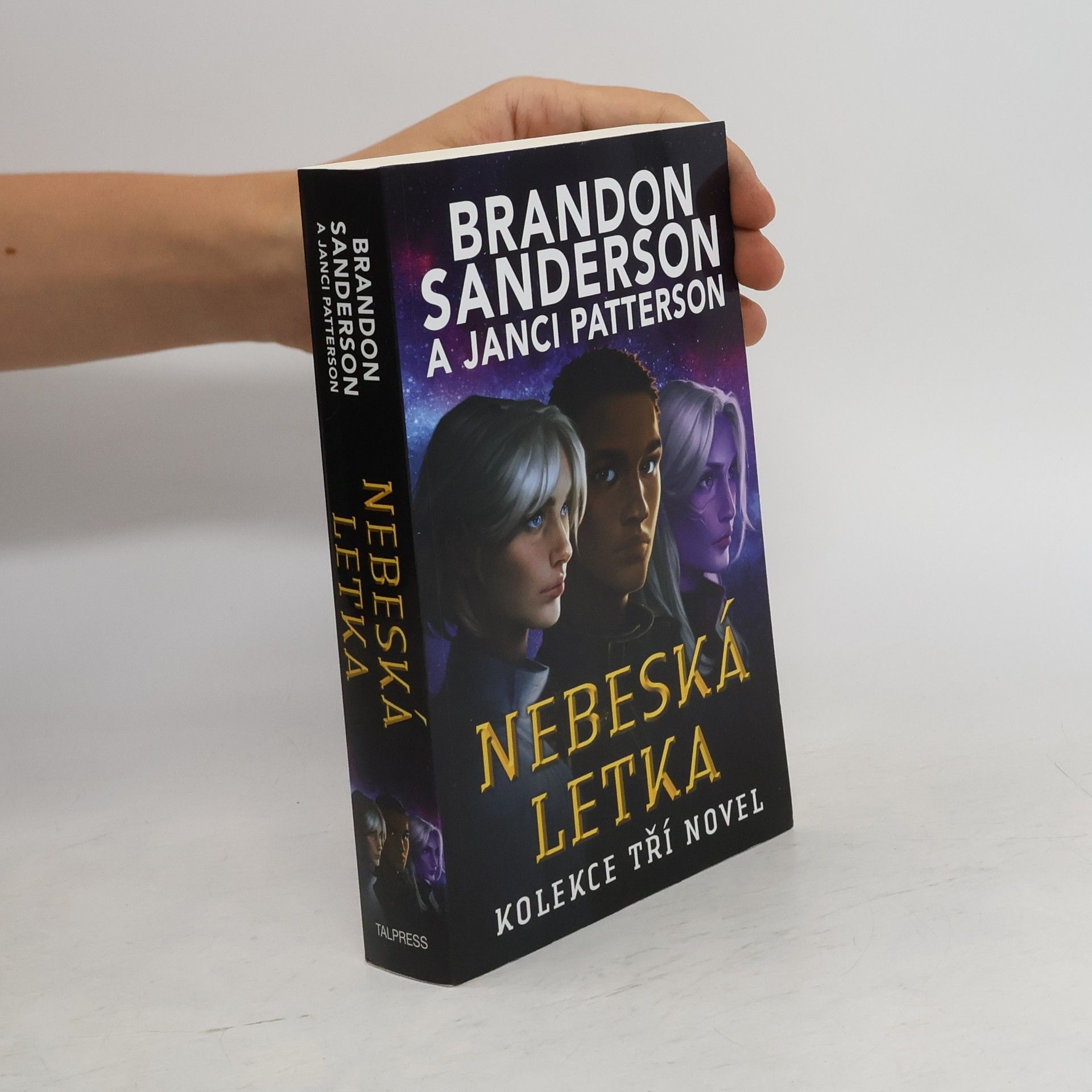 Brandon Sanderson Nebeská letka