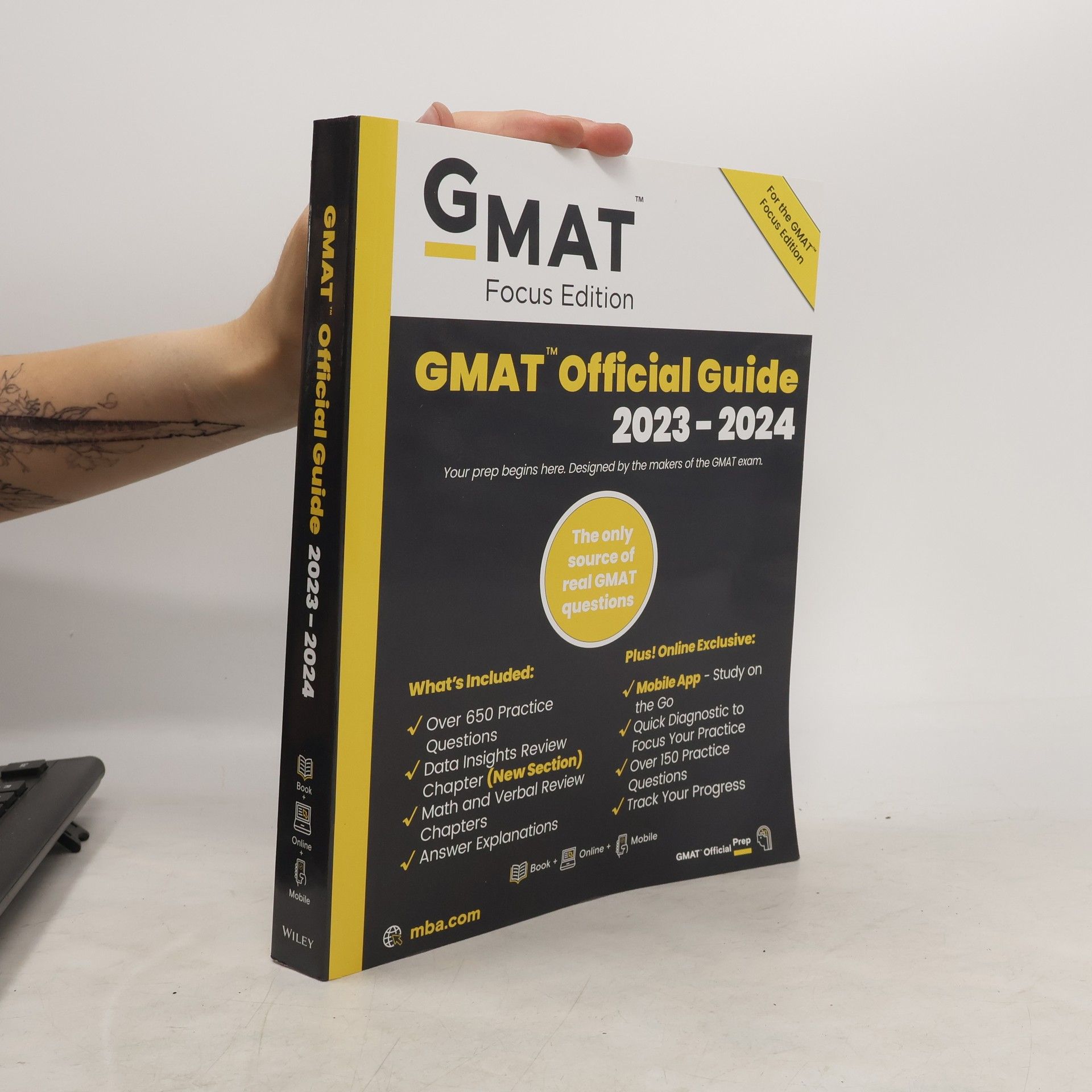 Collectif d'auteurs GMAC (GRADUATE MANAGEMENT ADMISSION COUNCIL): GMAT OFFICIAL 2023-2024 - skladem, lehce poškozený kus