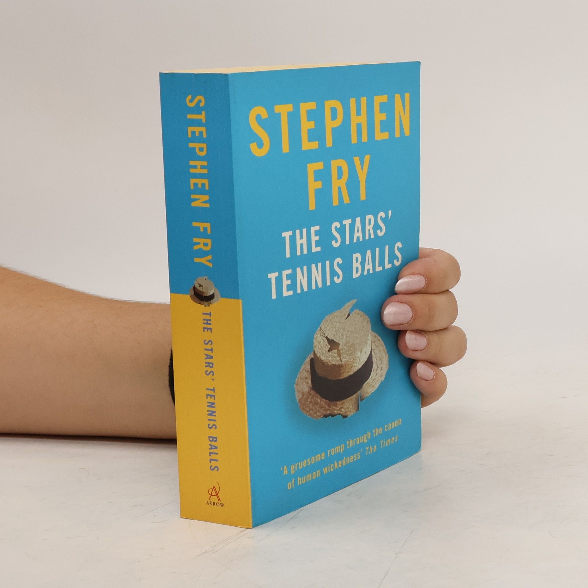 Stephen Fry The stars´ tennis balls