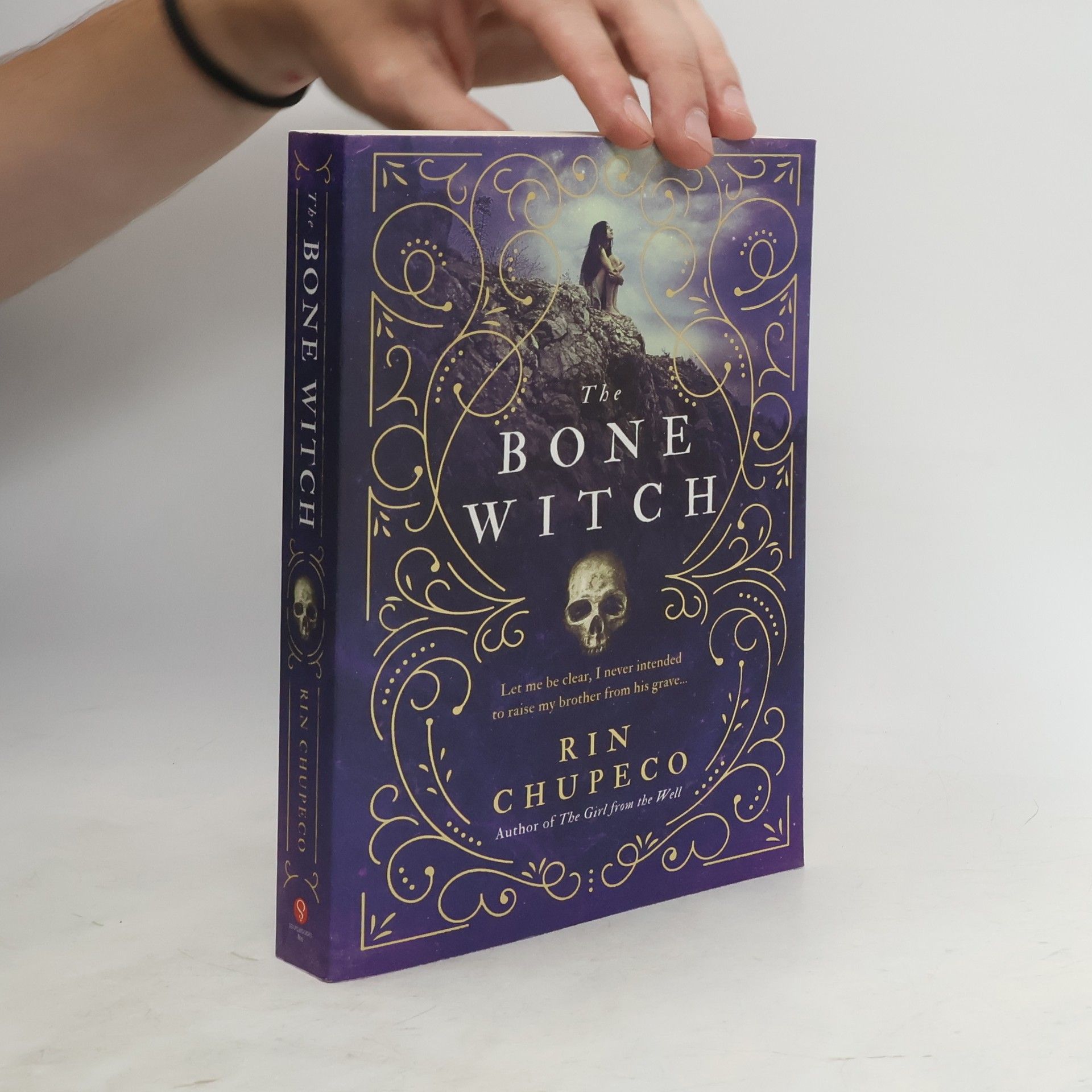 Rin Chupeco The Bone Witch