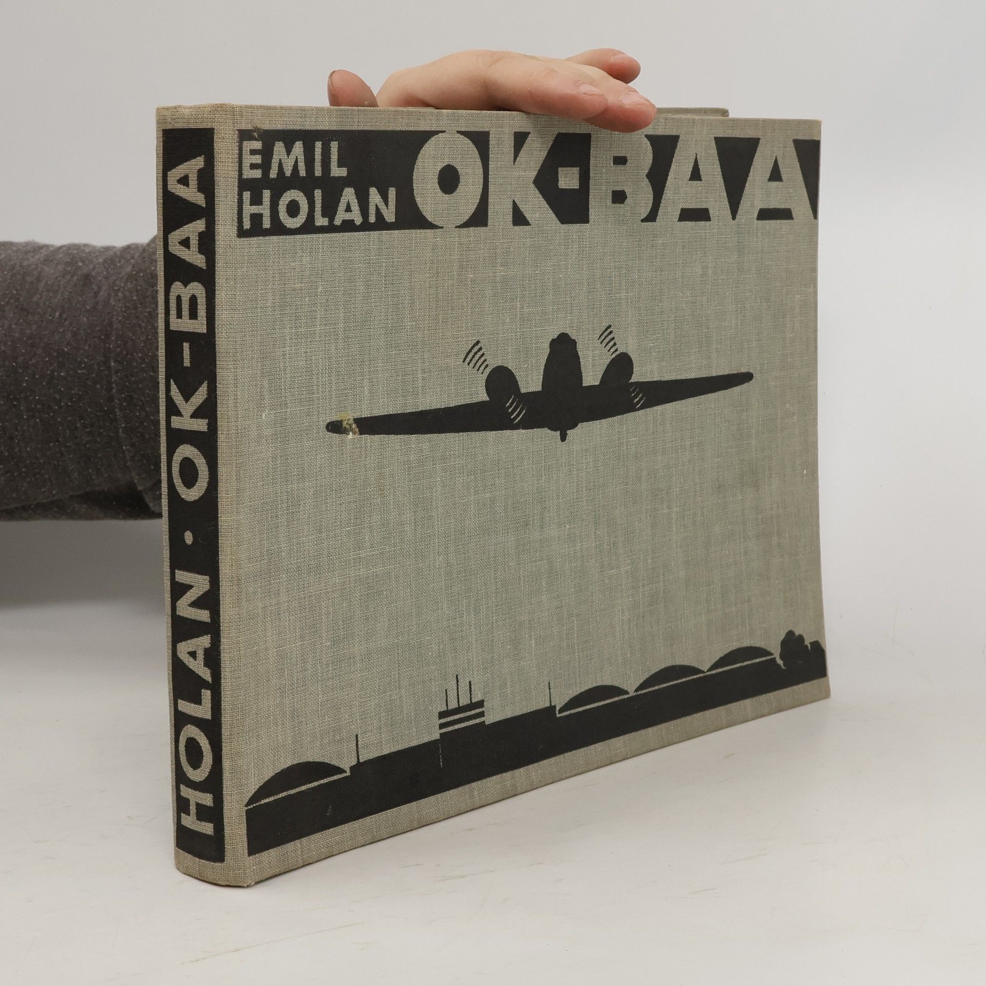 Emil Holan OK-BAA. Příběhy dopravního letadla