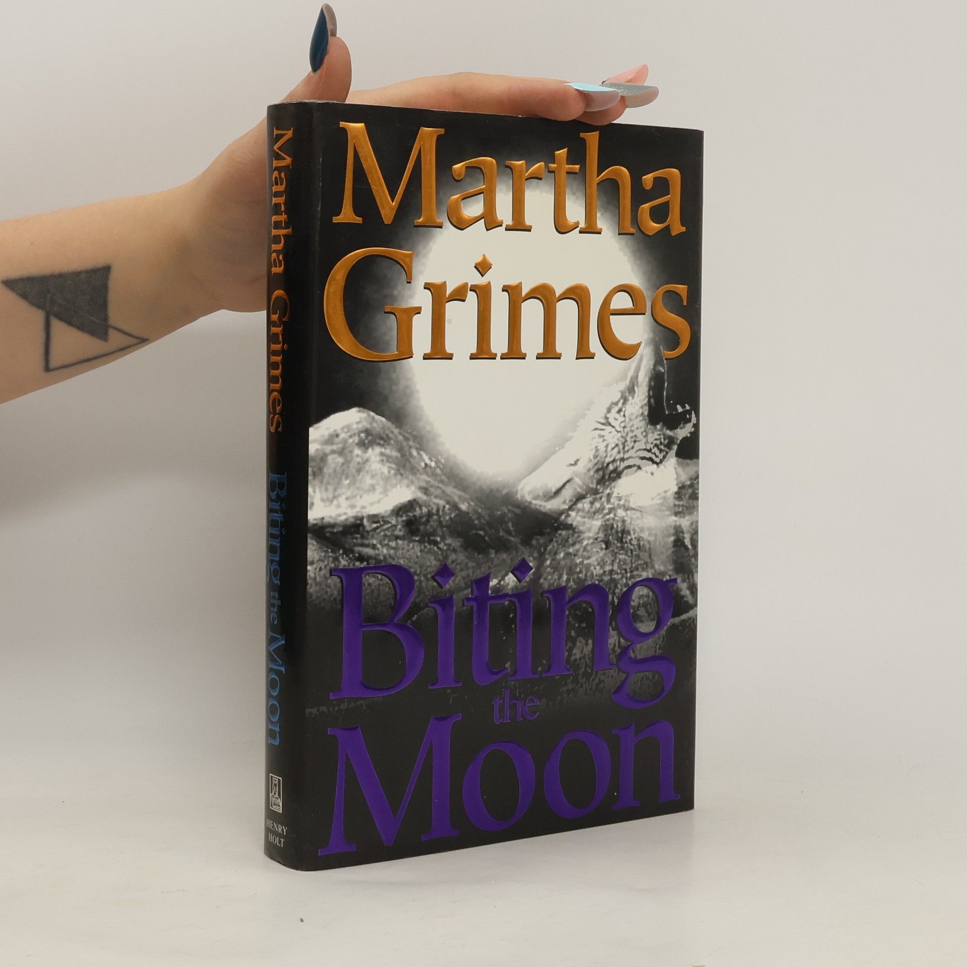 Martha Grimes Biting the Moon