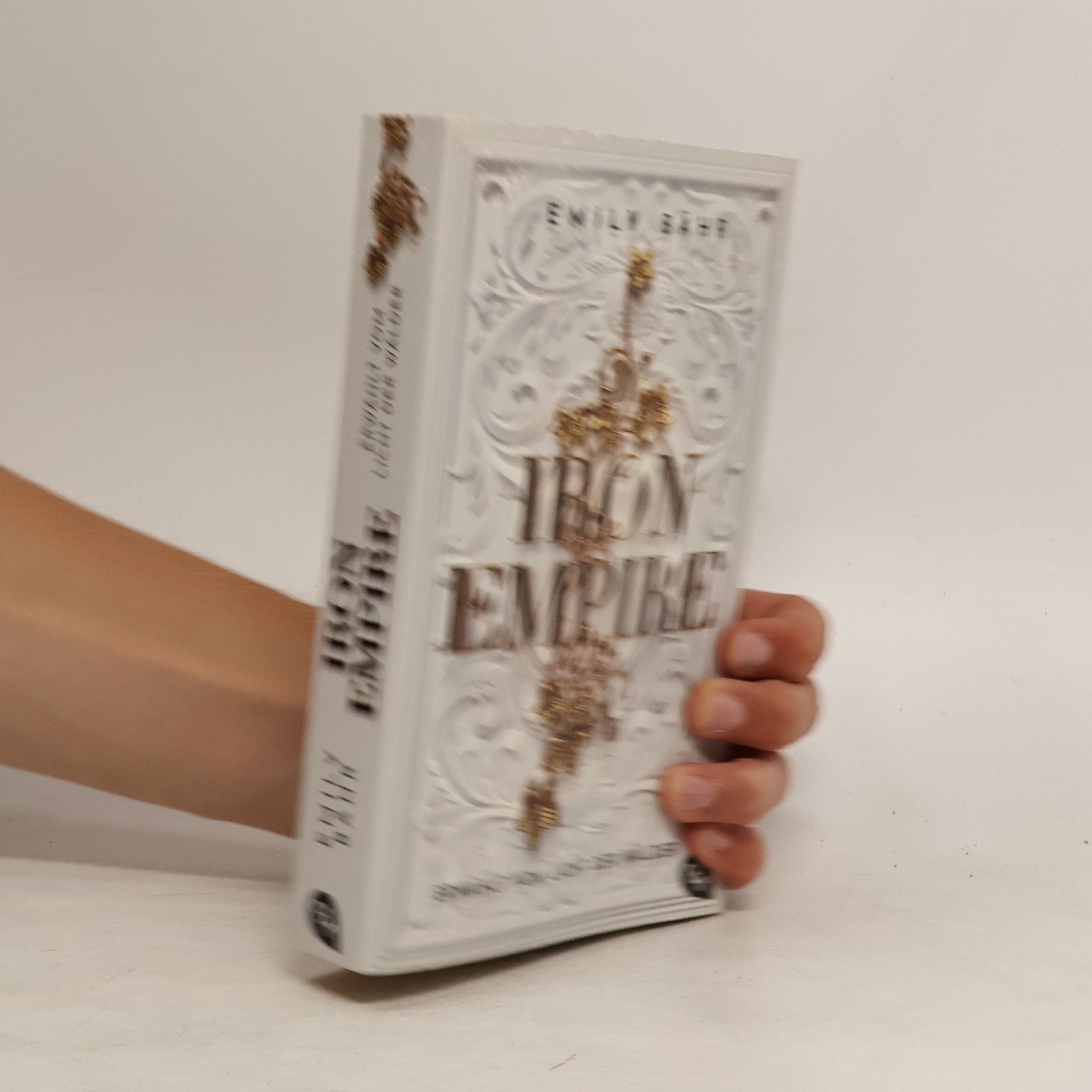 Emily Bähr Iron Empire – Erwählt vom Licht der Wälder