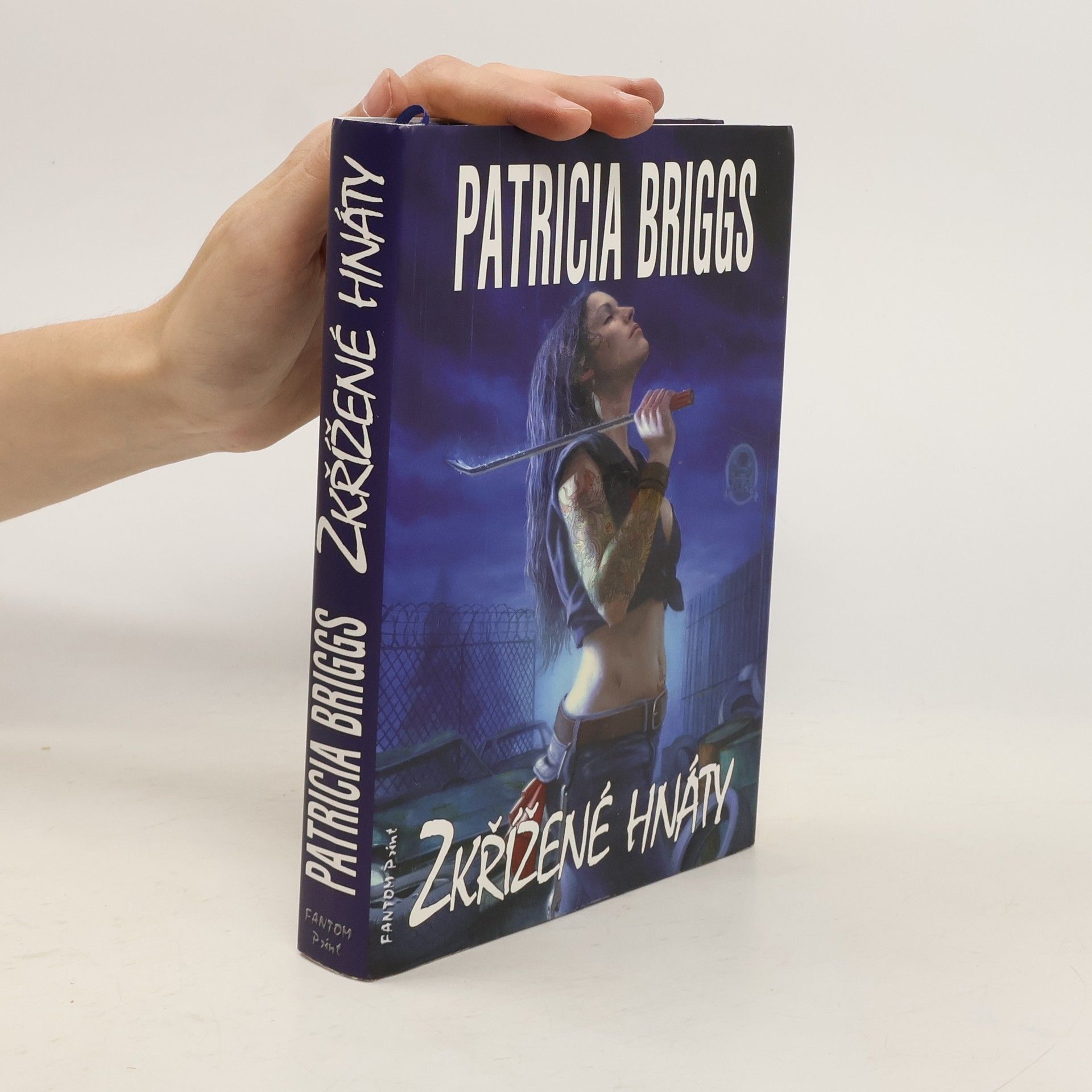 Patricia Briggs Zkřížené hnáty