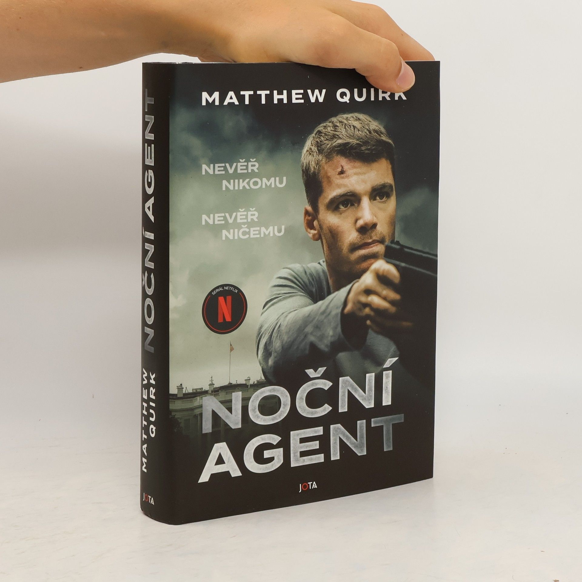 Matthew Quirk Noční agent
