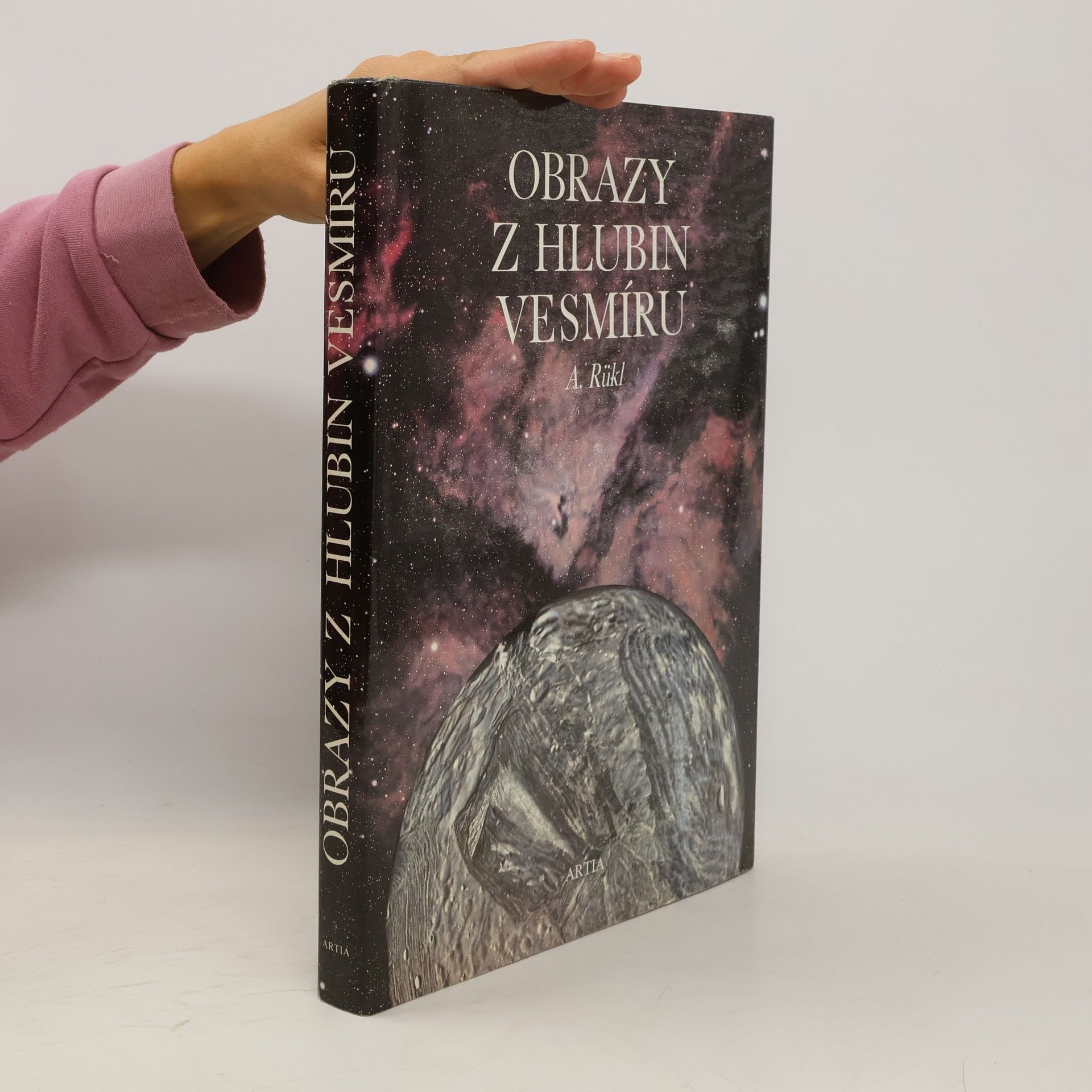 Antonín Rükl Obrazy z hlubin vesmíru
