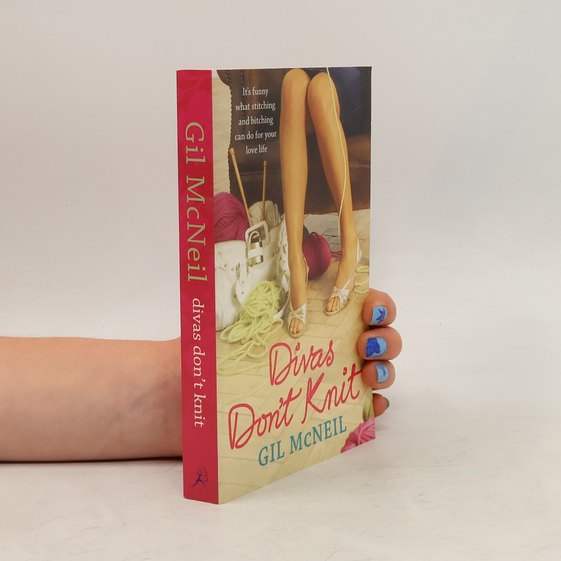 Gil McNeil Divas Don't Knit