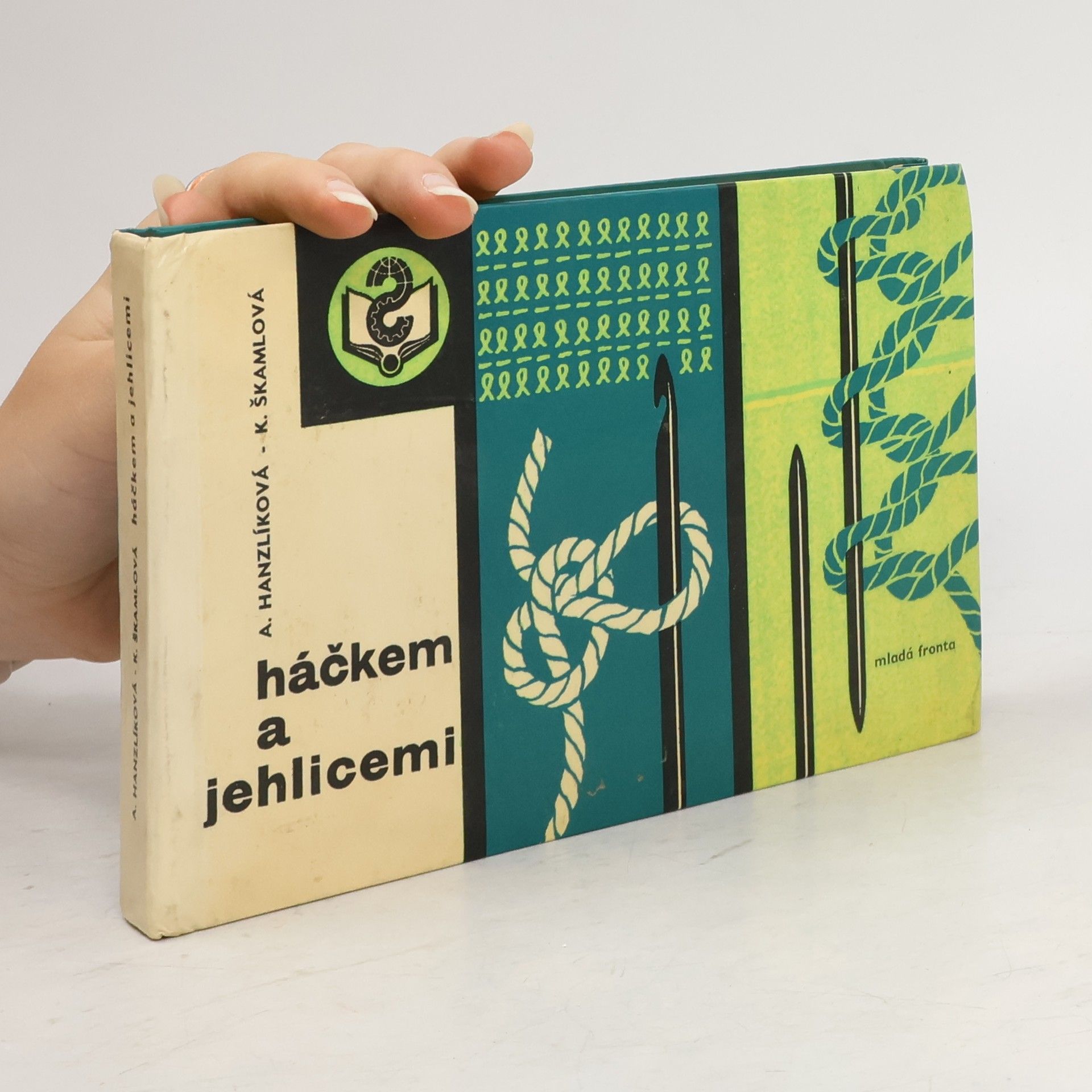 Alena Hanzlíková Háčkem a jehlicemi