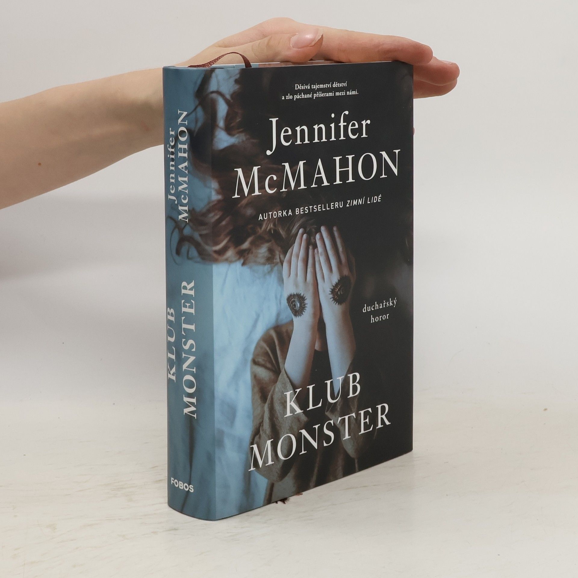 Jennifer McMahon Klub monster