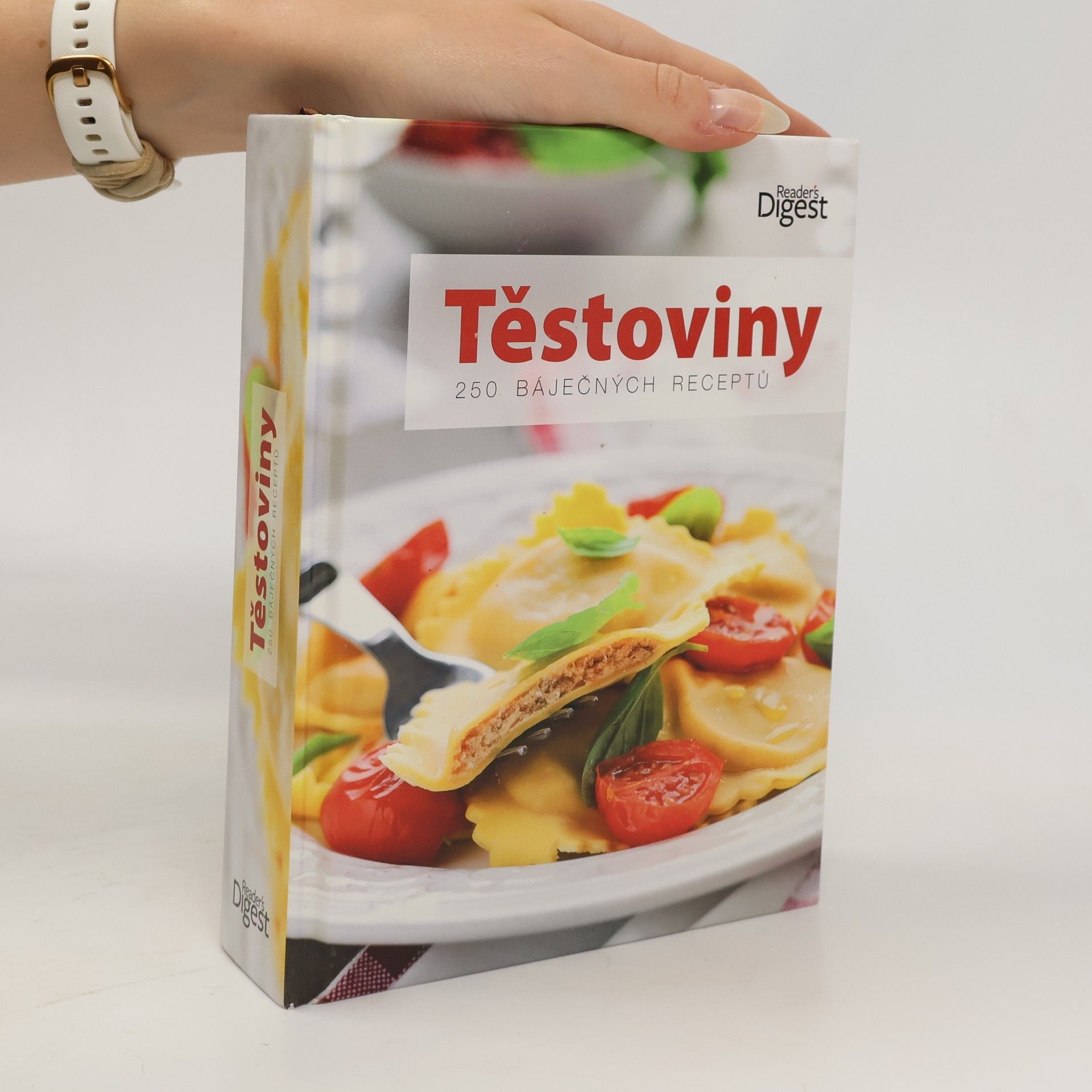 Kolektiv autorů Těstoviny. 250 báječných receptů