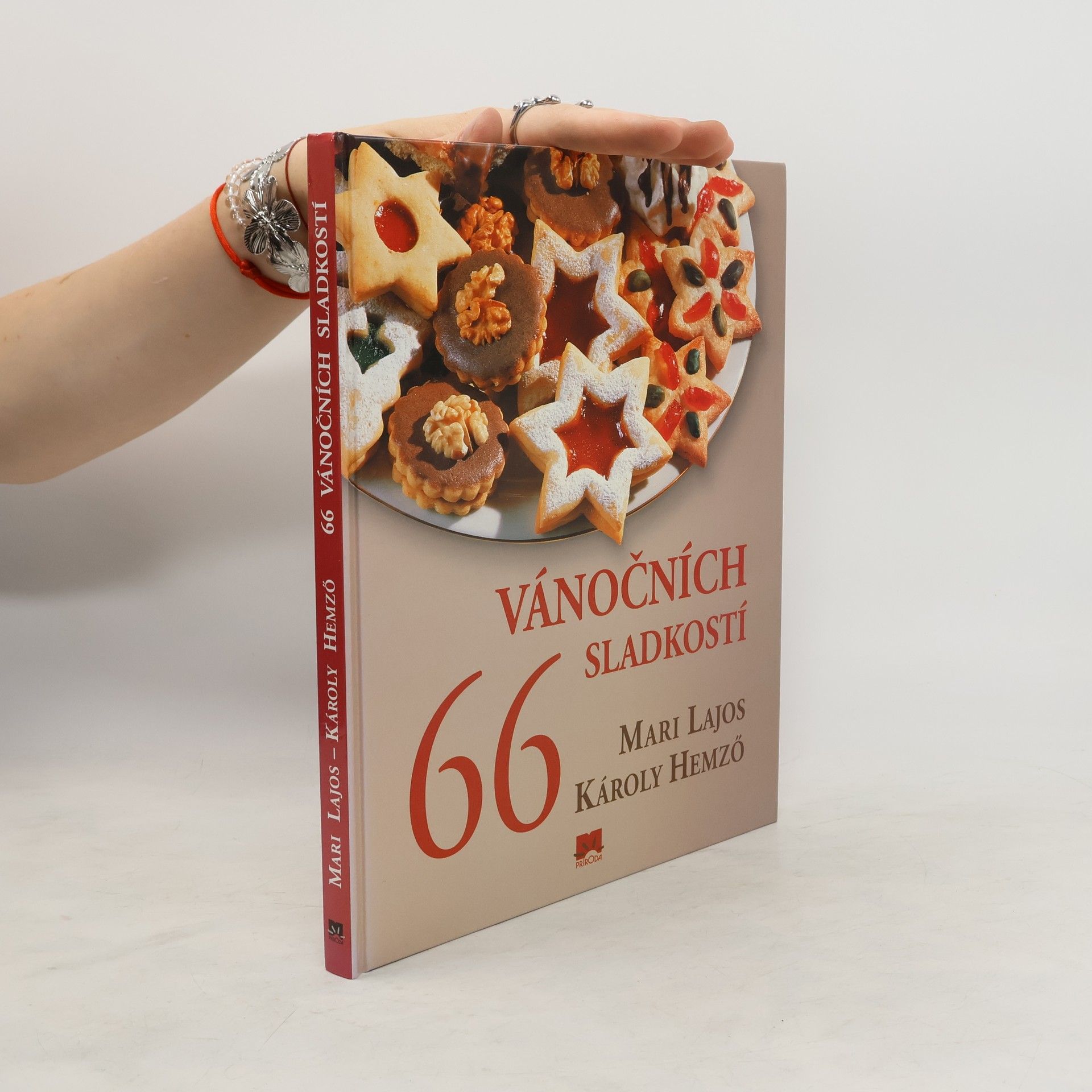 Mari Lajos 66 vánočních sladkostí
