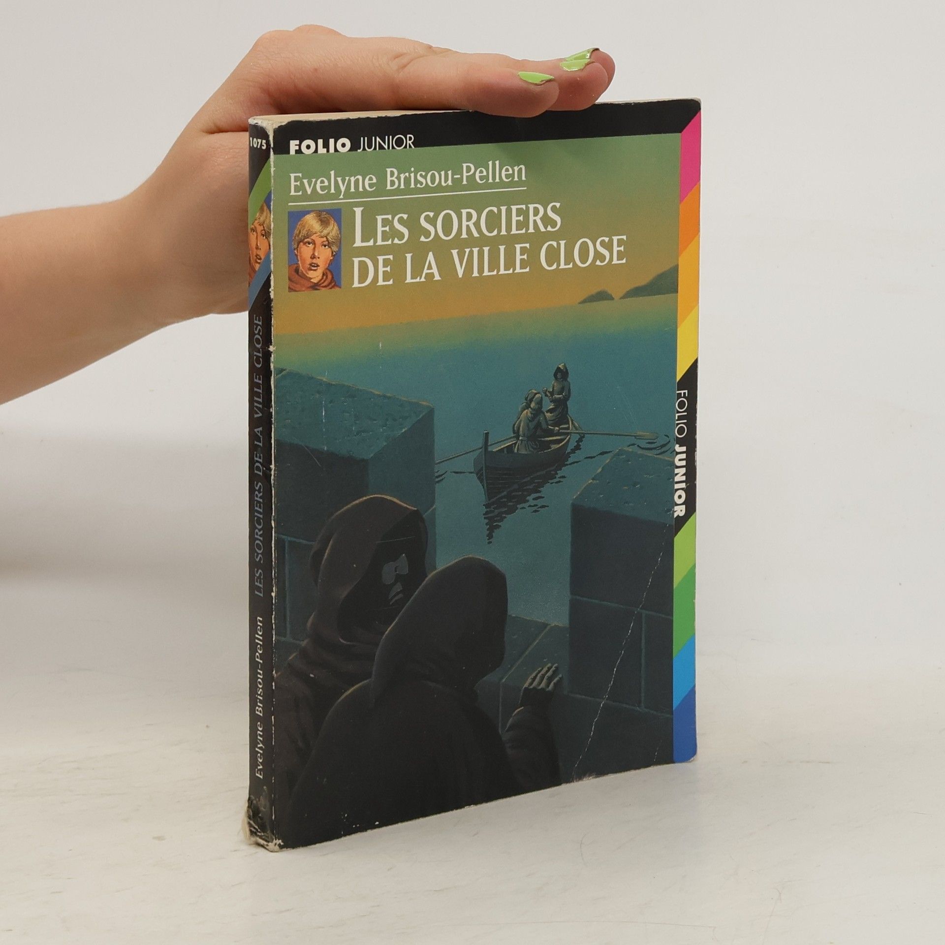 E. Brisou-Pellen Les sorciers de la ville close