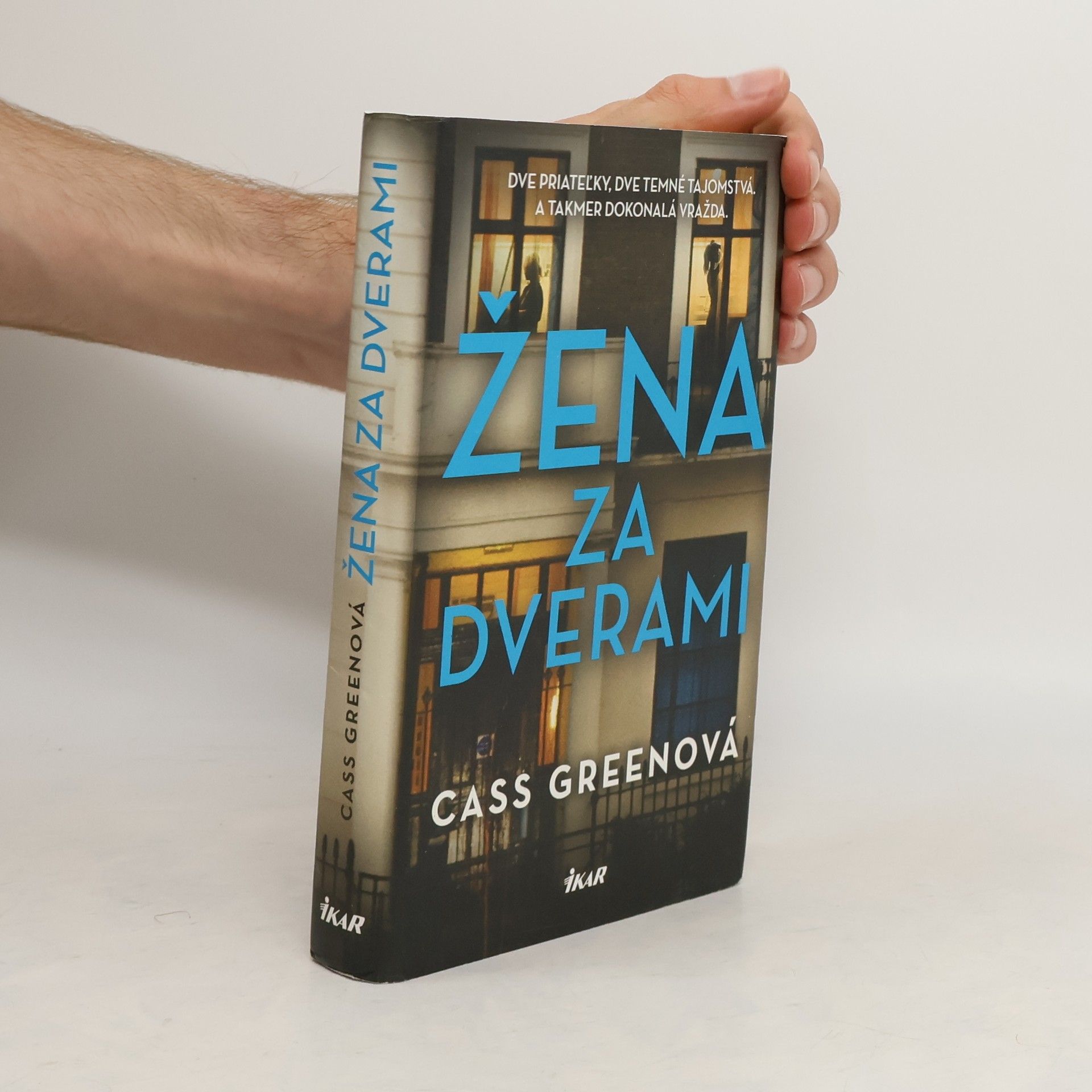 Cass Green Žena za dverami