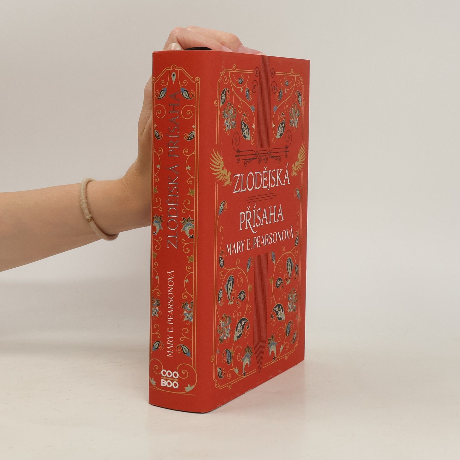 Mary E. Pearson Zlodějská přísaha