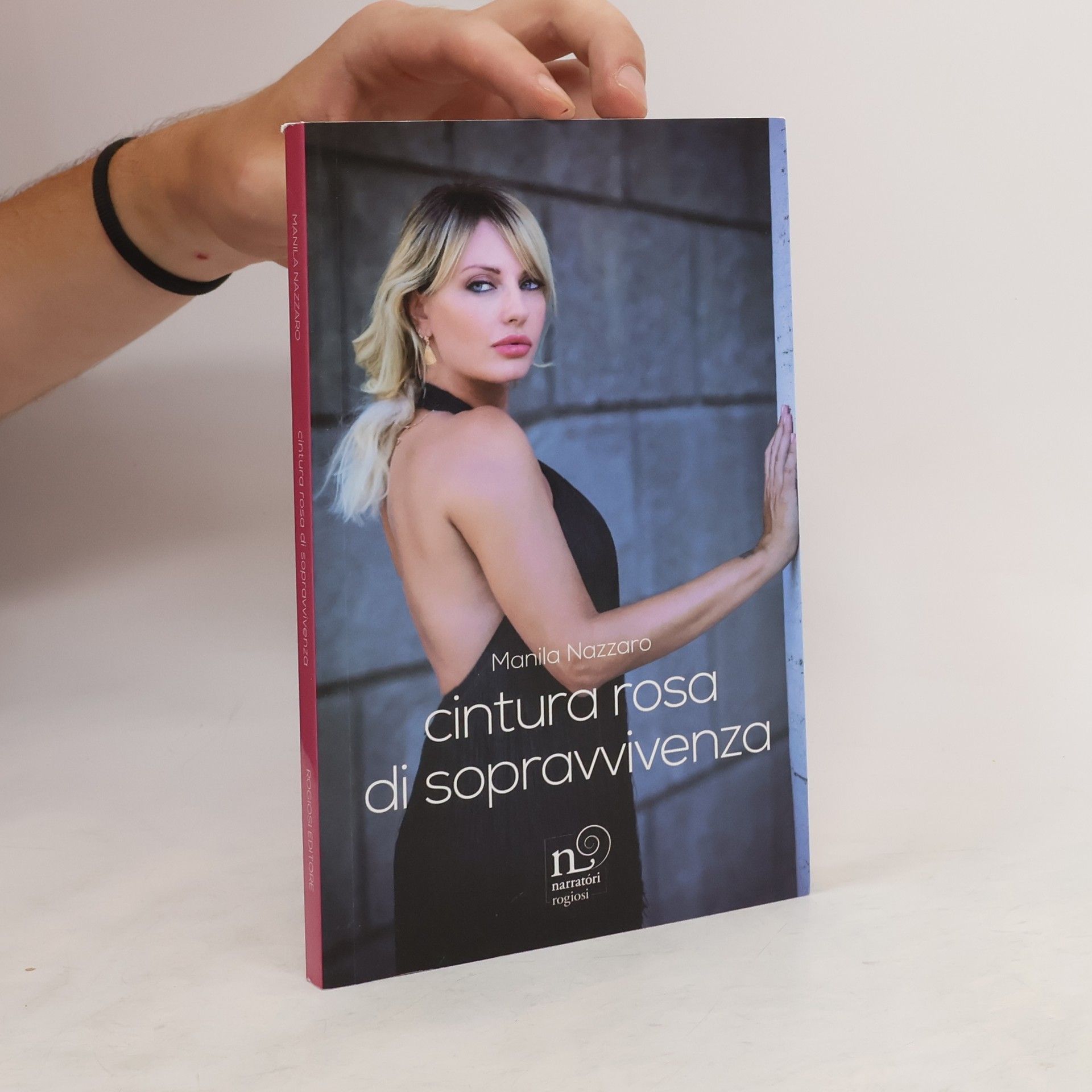 Manila Nazzaro Cintura rosa di sopravvivenza