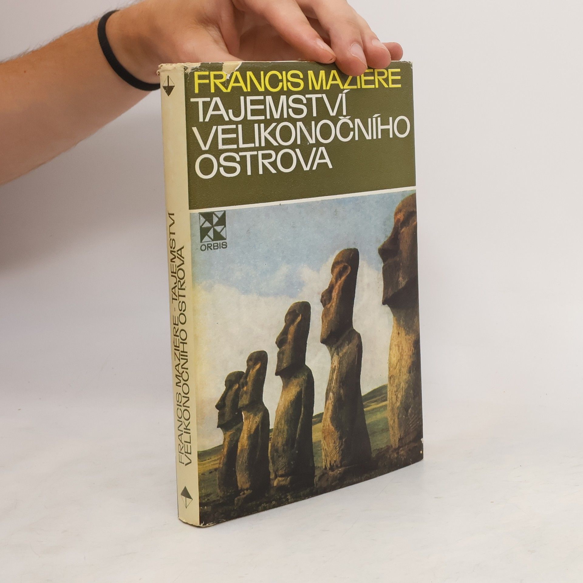 Francis Mazière Tajemství Velikonočního ostrova
