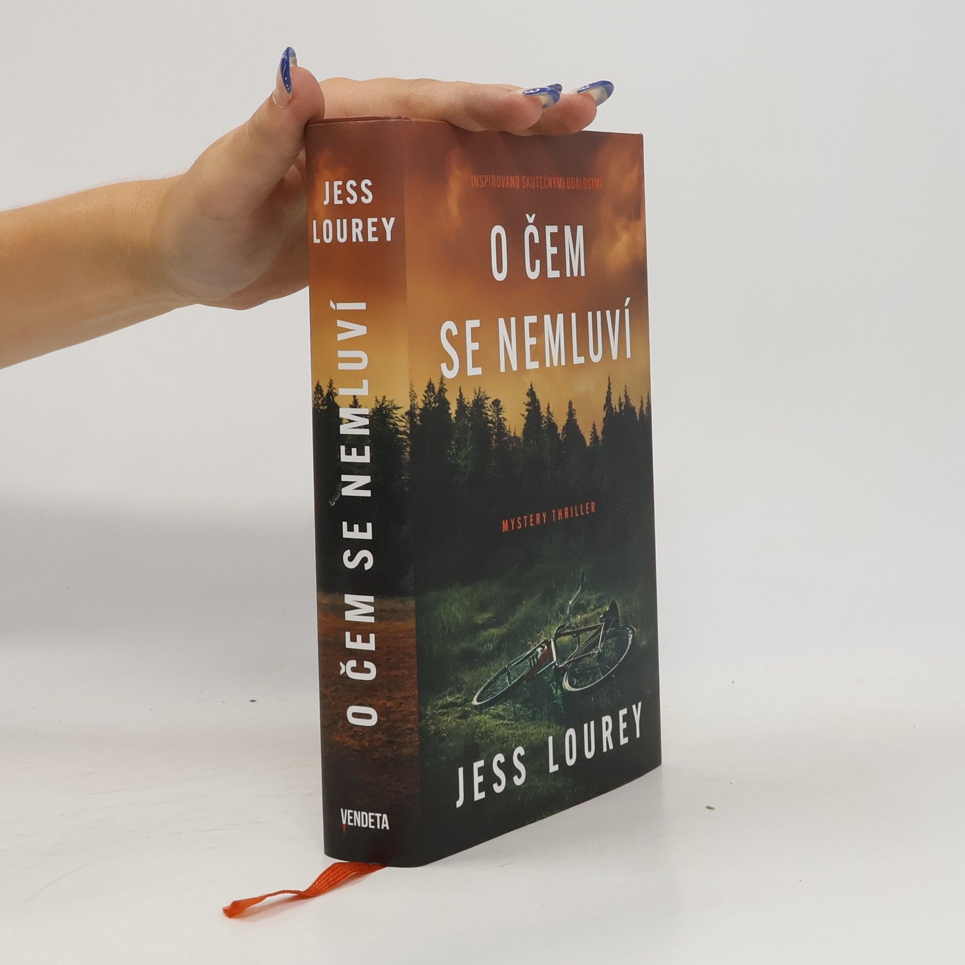 Jess Lourey O čem se nemluví