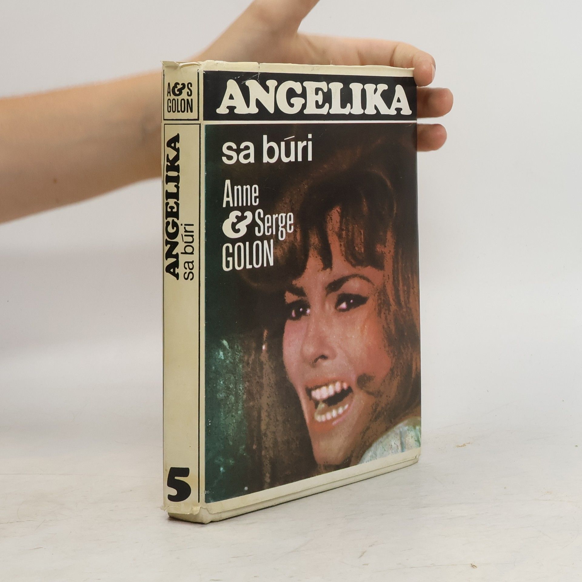 Anne Golon Angelika sa búri 5