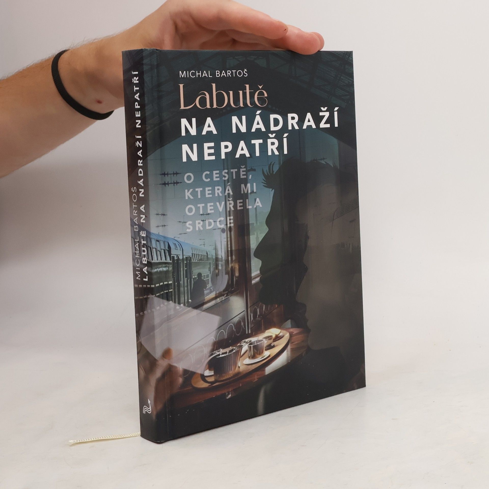Michal Bartoš Labutě na nádraží nepatří