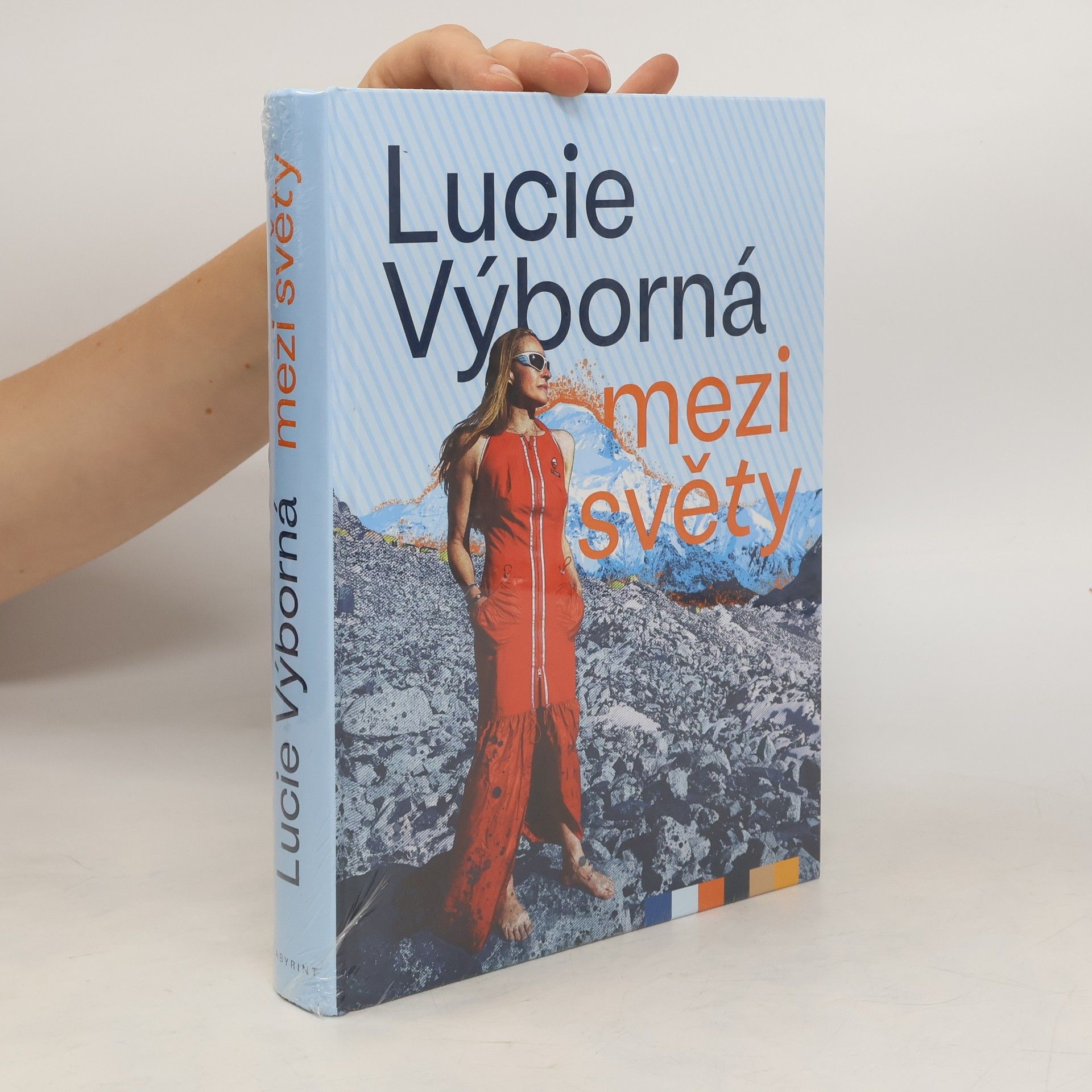 Lucie Výborná Mezi světy