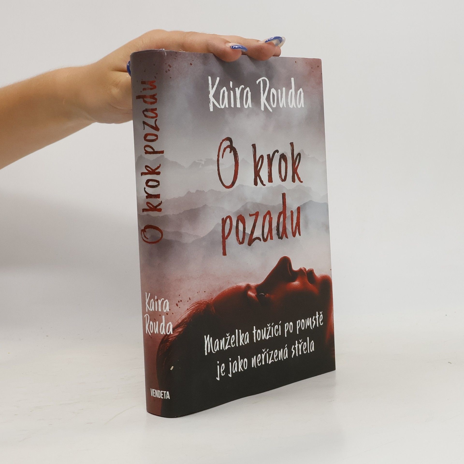 Kaira Sturdivant Rouda O krok pozadu