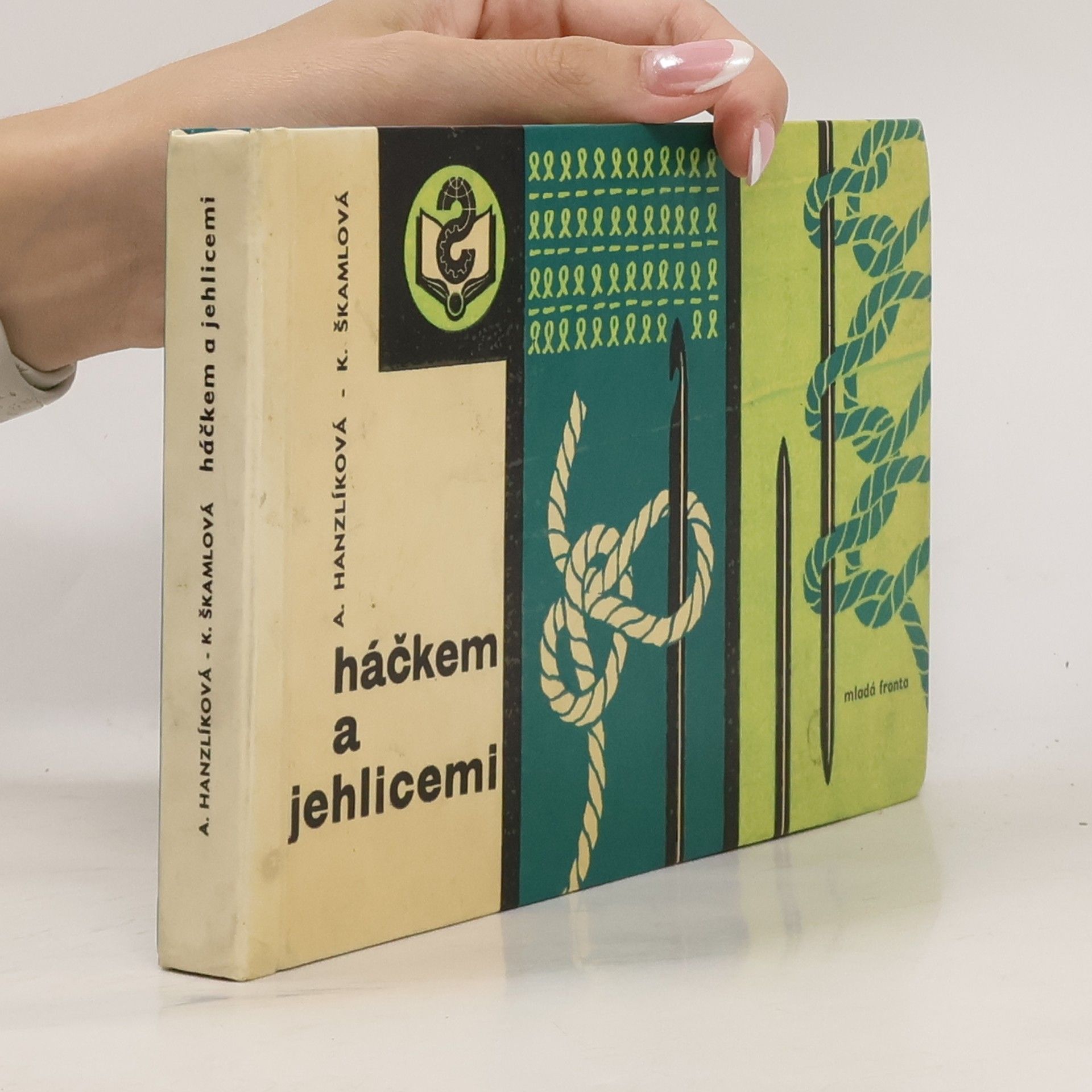 Alena Hanzlíková Háčkem a jehlicemi