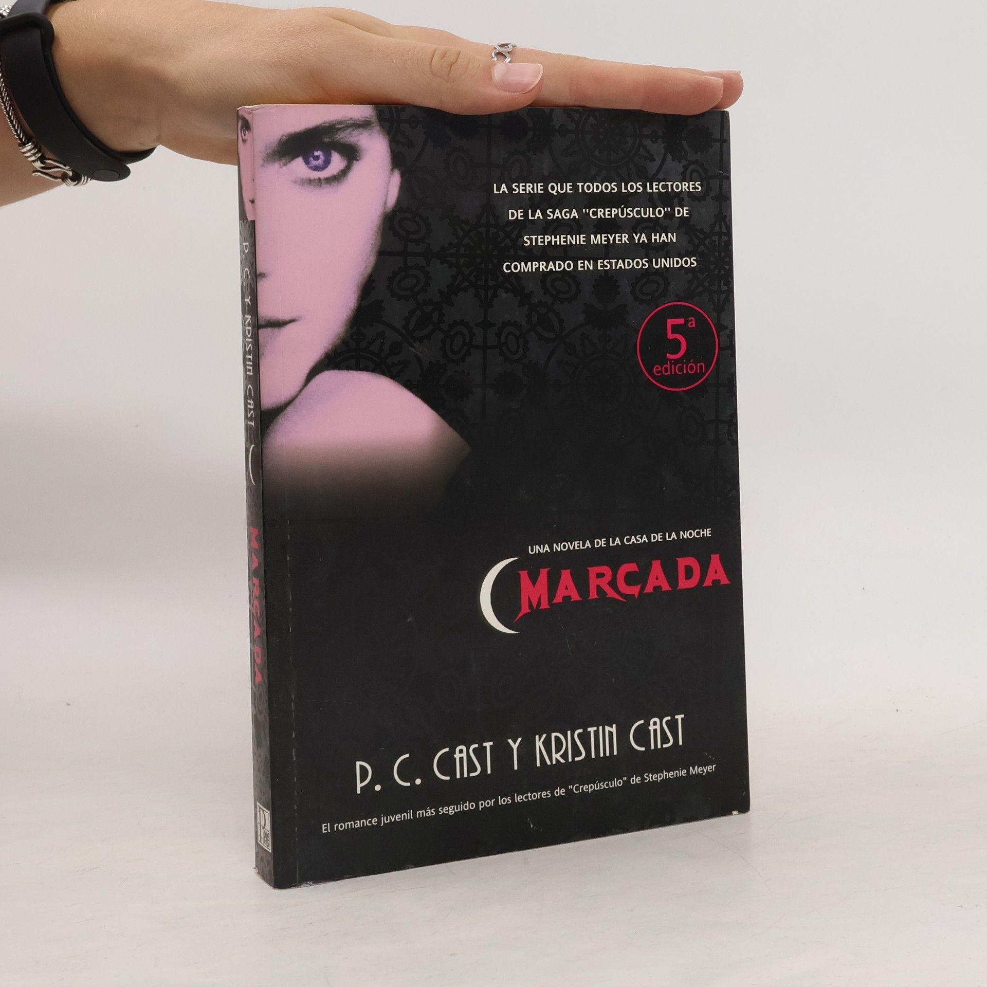 Kristin Cast Marcada