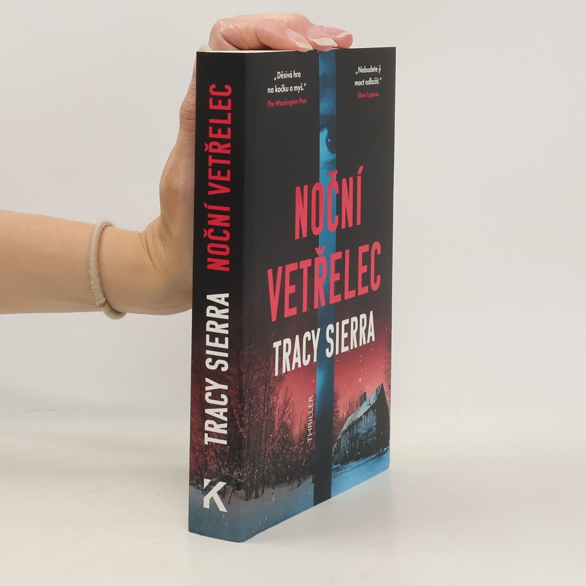 Tracy Sierra Noční vetřelec