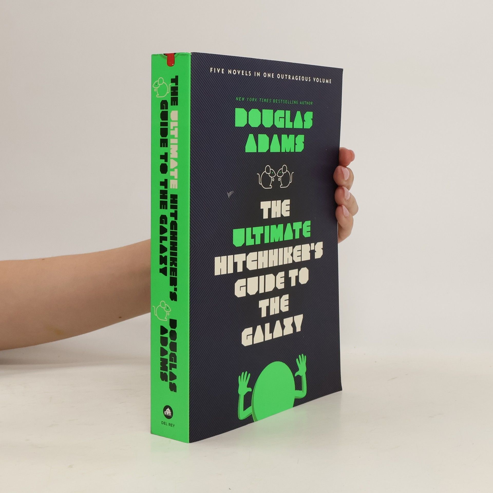 Douglas Adams The Ultimate Hitchhiker's Guide to the Galaxy