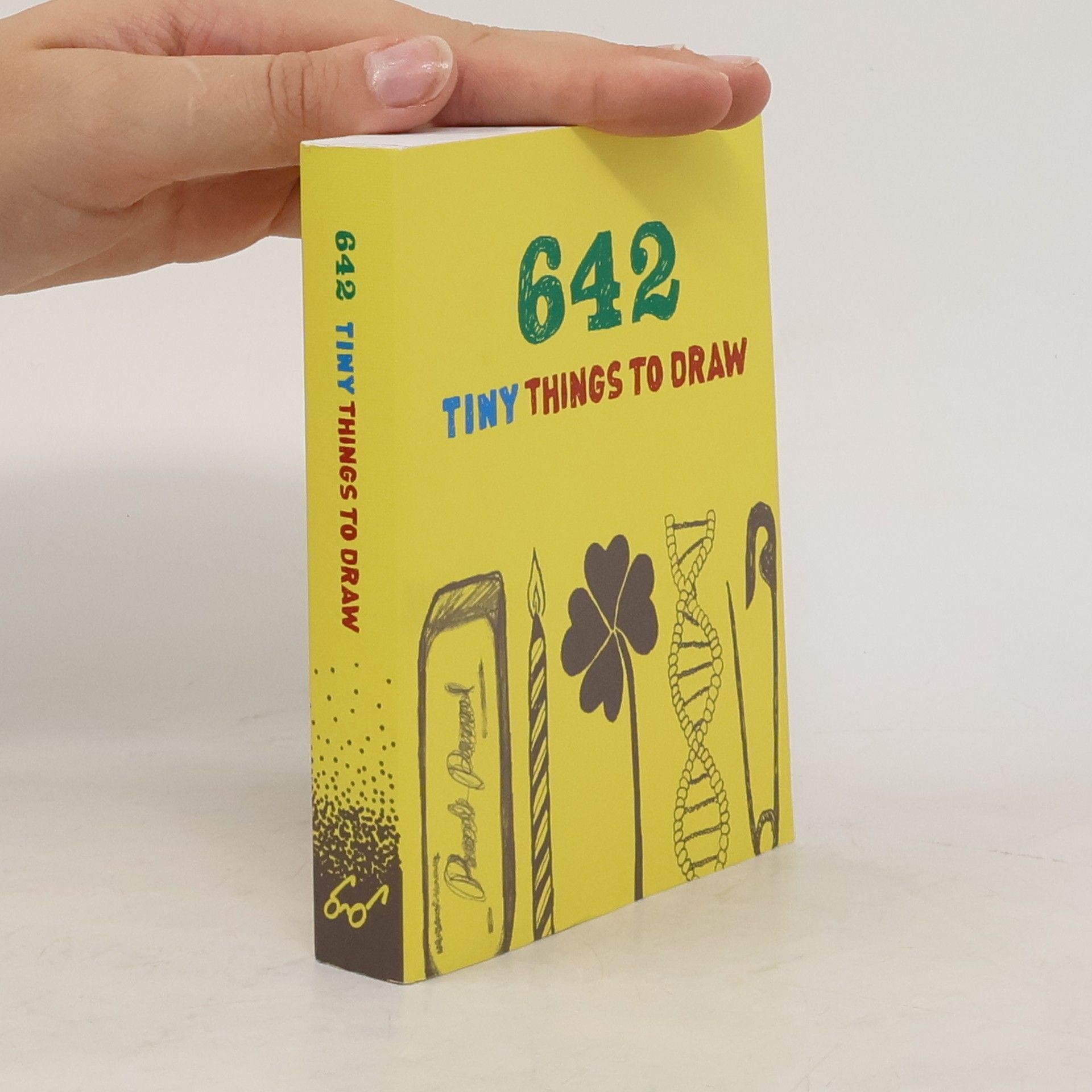 Eloise Leigh 642 tiny things to draw