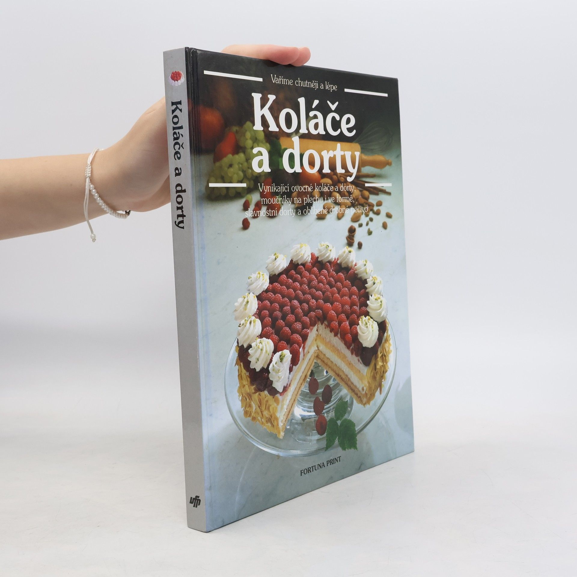 Kolektiv autorů Koláče a dorty