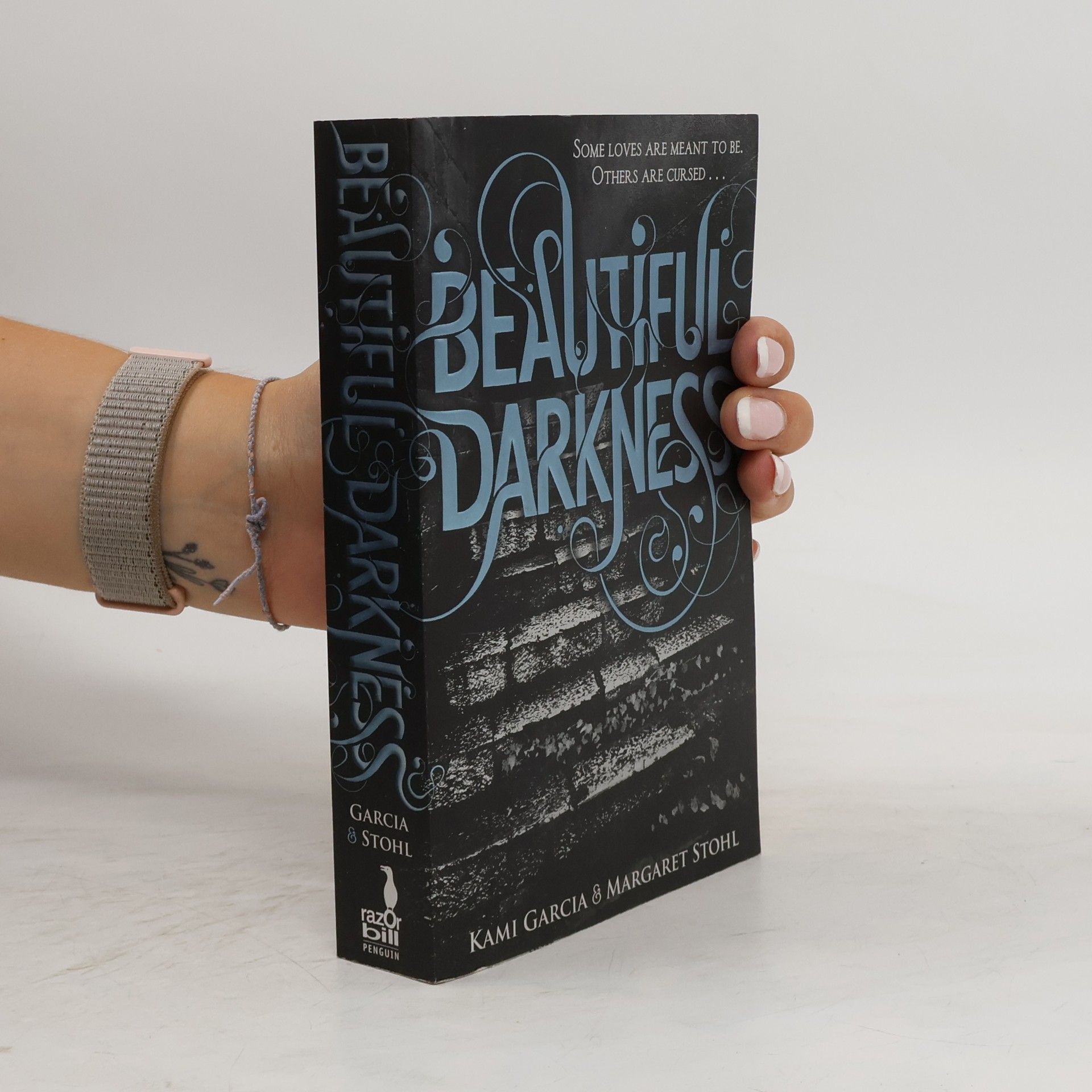 Kami Garcia Beautiful darkness