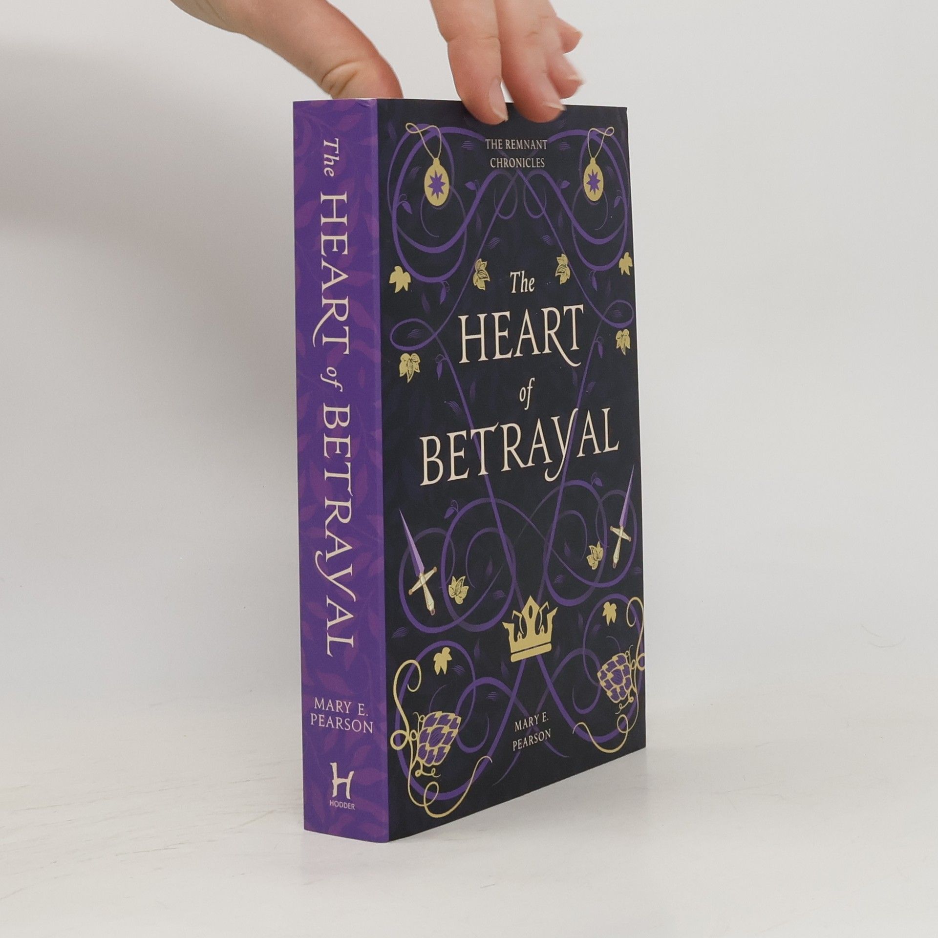 Mary E. Pearson The Heart of Betrayal