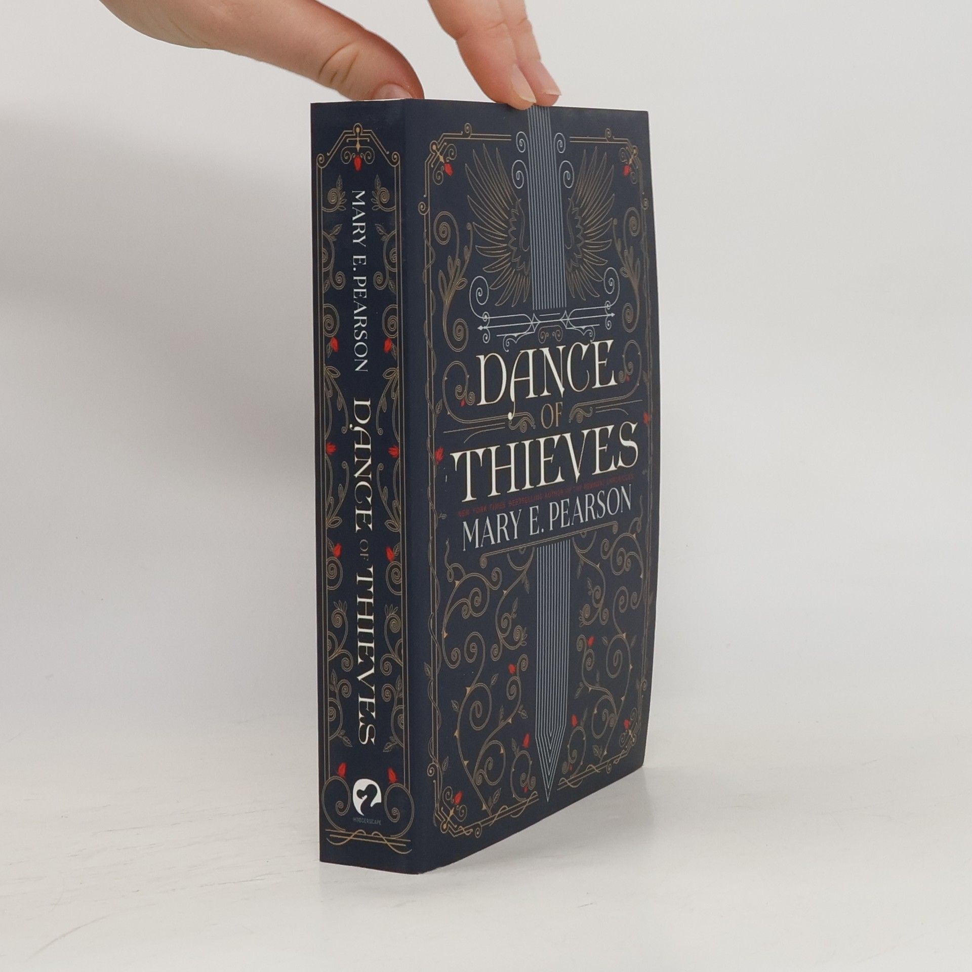 Mary E. Pearson Dance of thieves