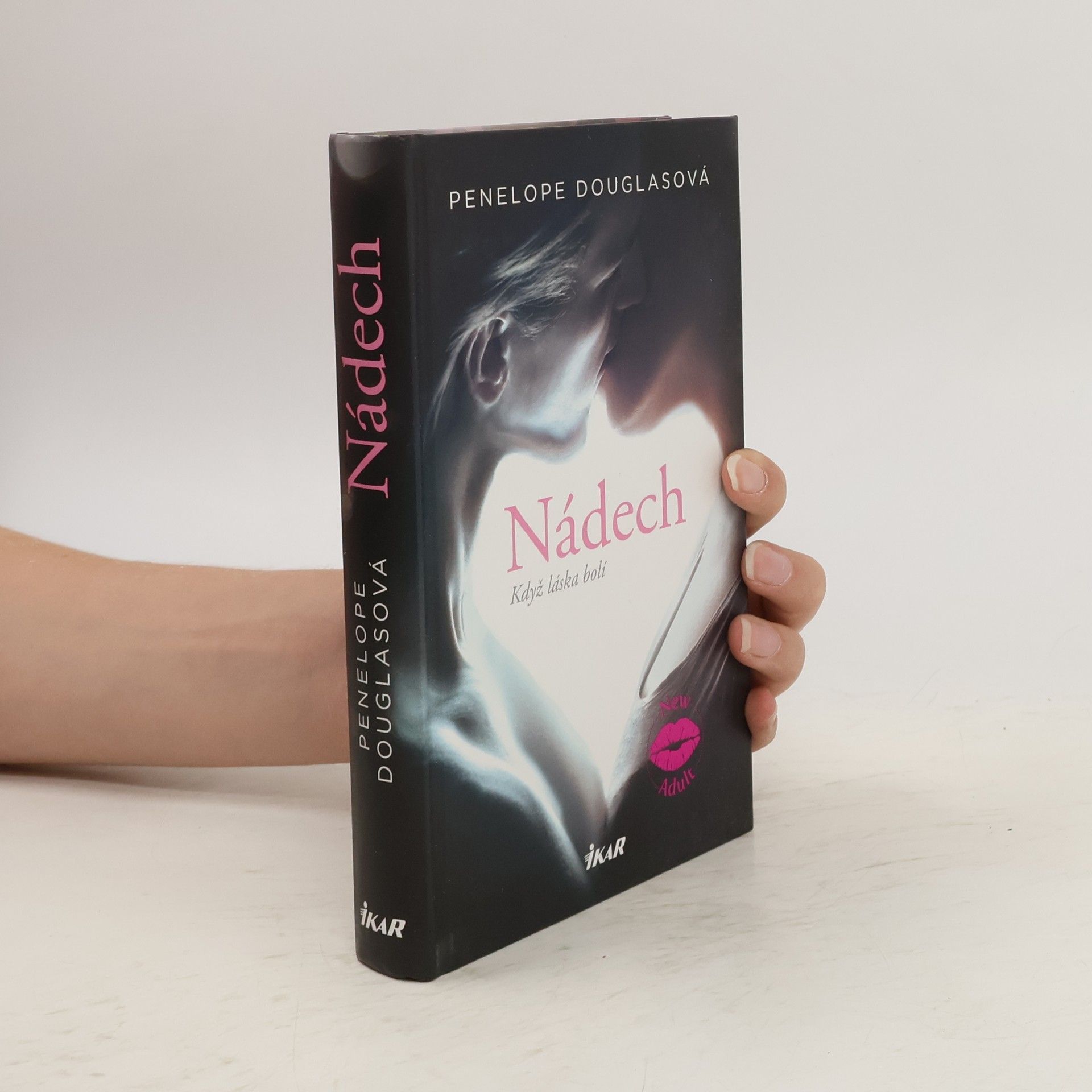 Penelope Douglas Nádech