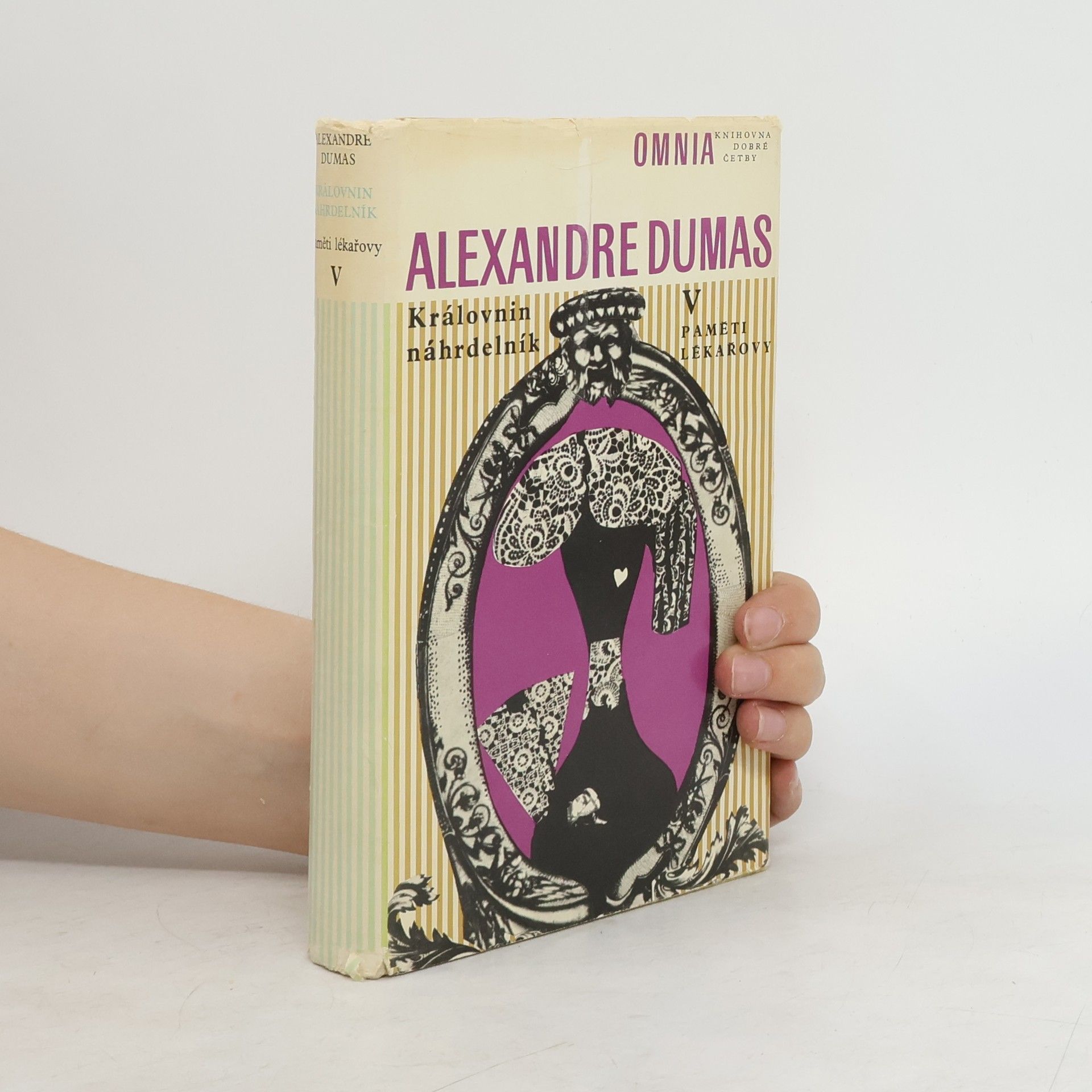 Alexandre Dumas starší Paměti lékařovy V. Královnin náhrdelník I.