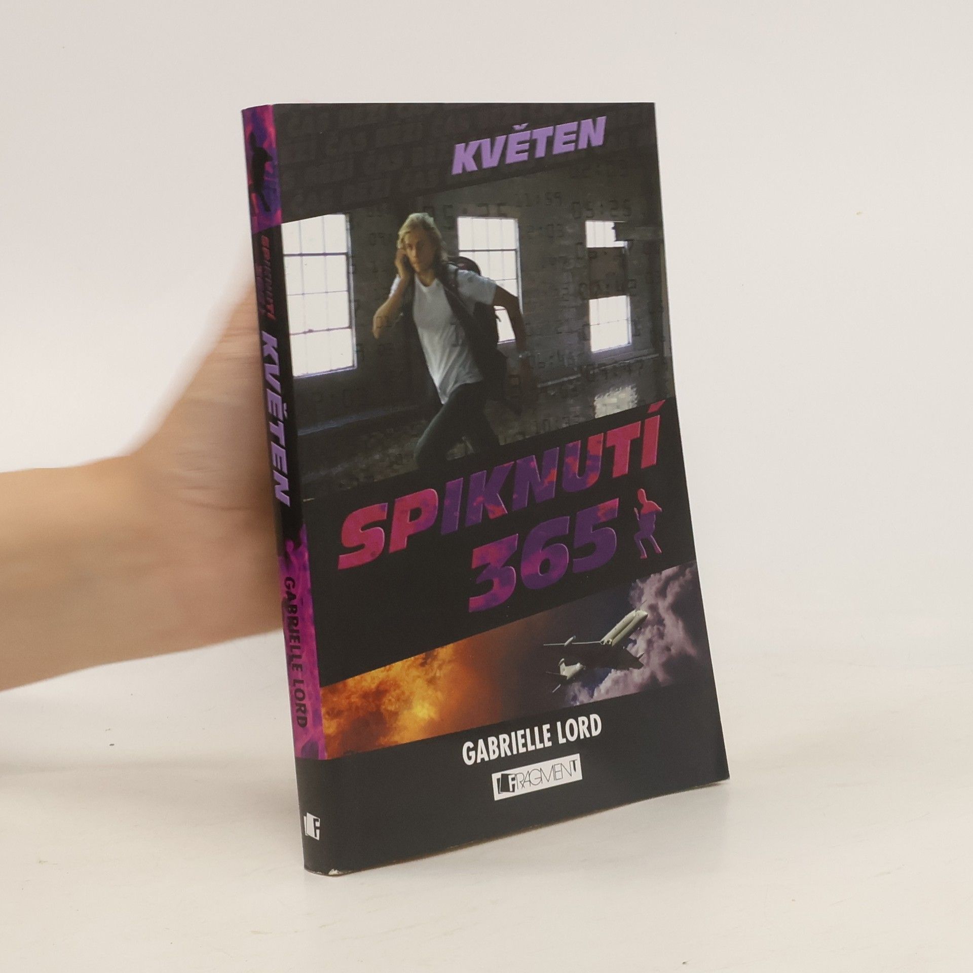 Gabrielle Lord Spiknutí 365. Květen