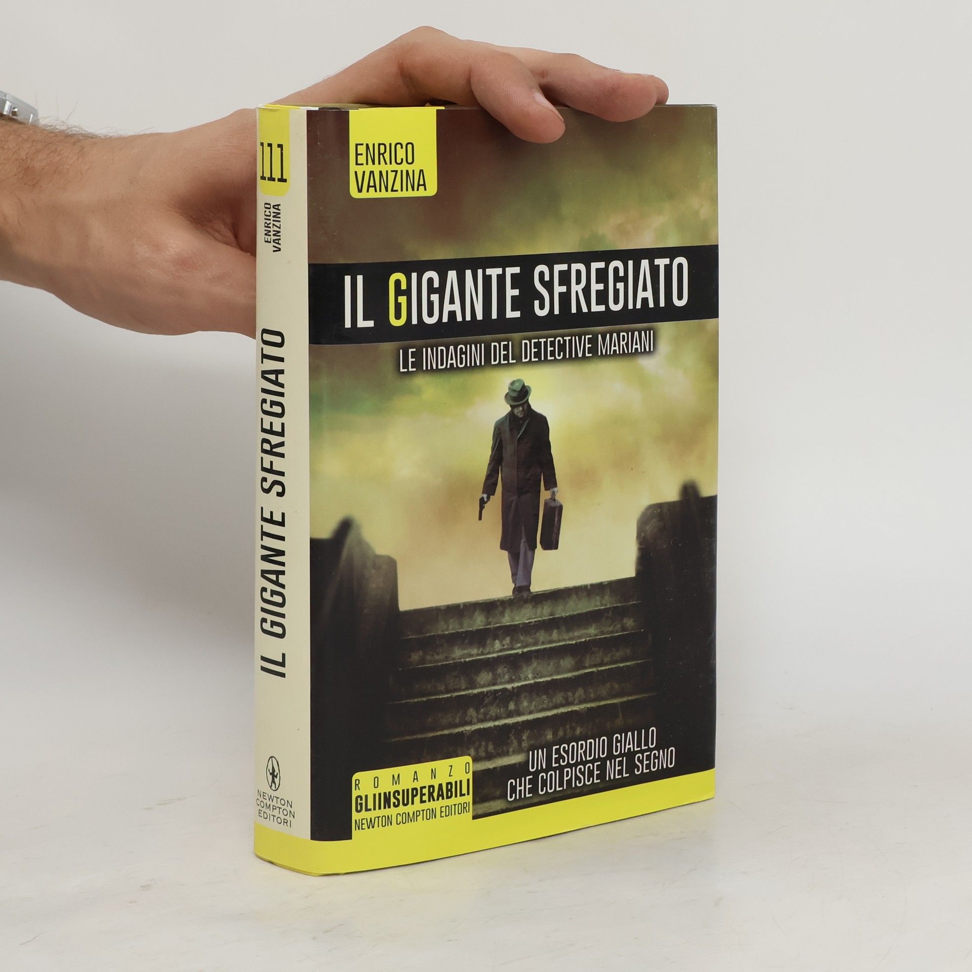 Enrico Vanzina Il gigante sfregiato. Le indagini del detective Mariani