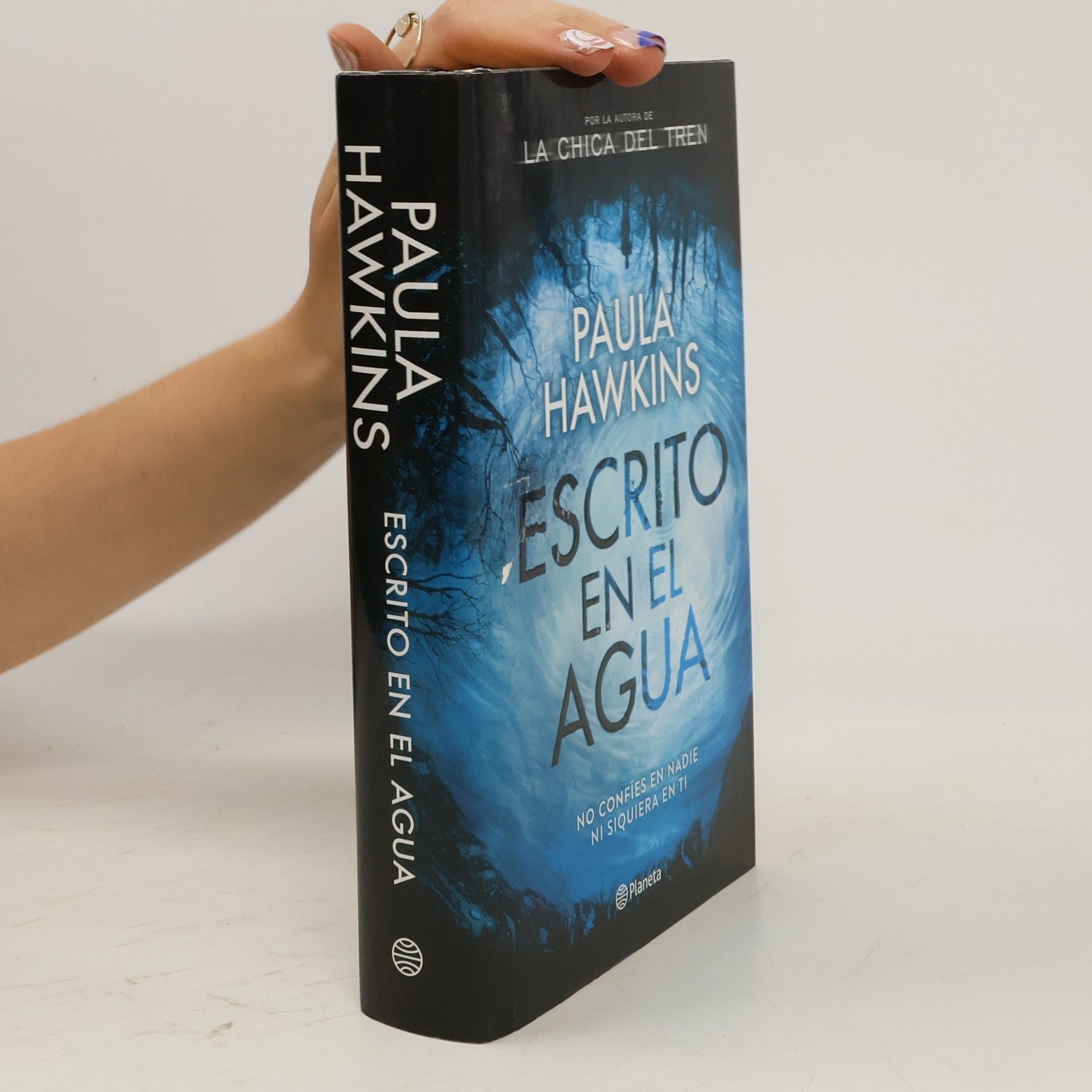 Paula Hawkins Escrito en el Agua