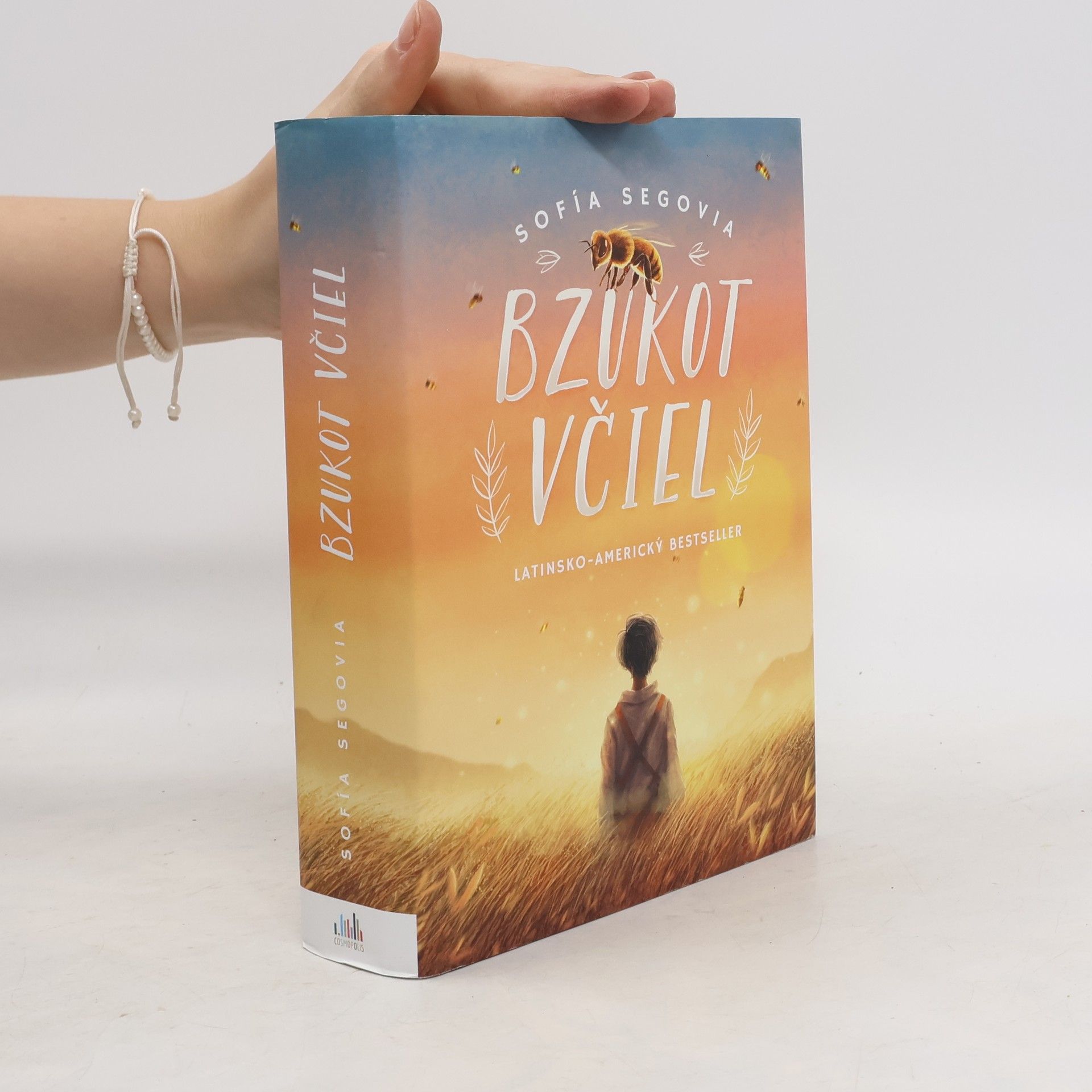 Sofía Segovia Bzukot včiel