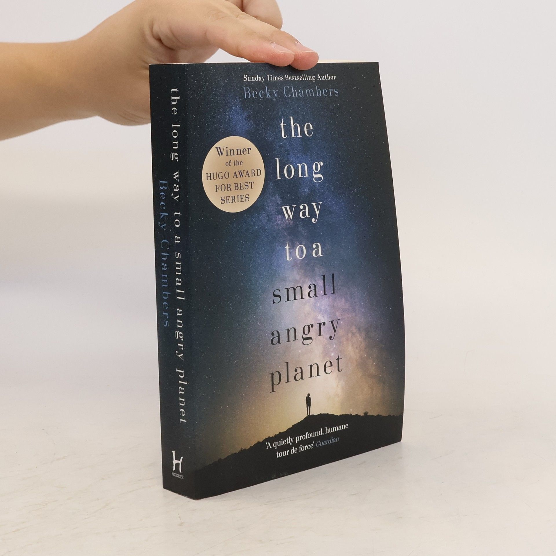Becky Chambers The long way to a small angry planet