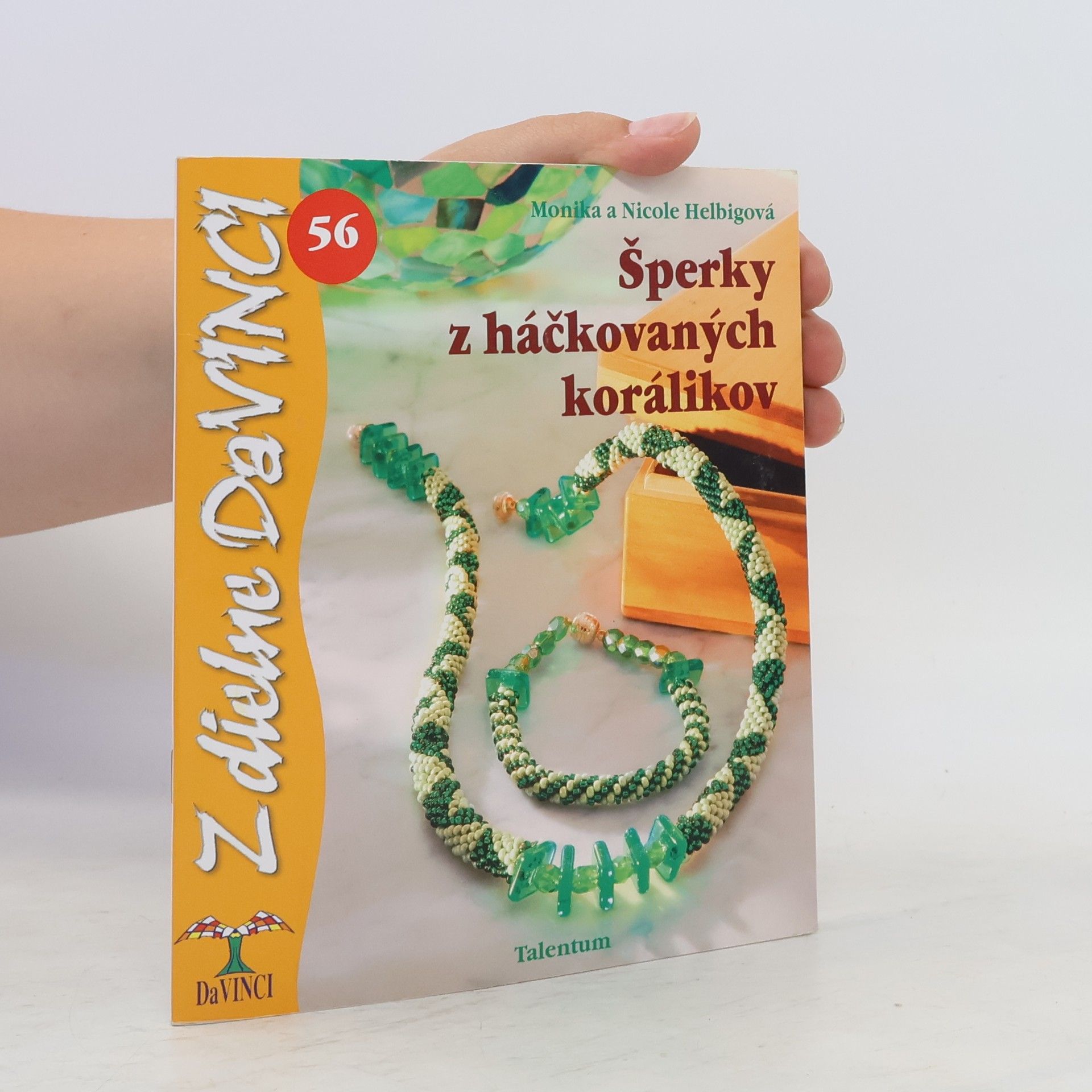 Nicole Helbig Šperky z háčkovných korálikov