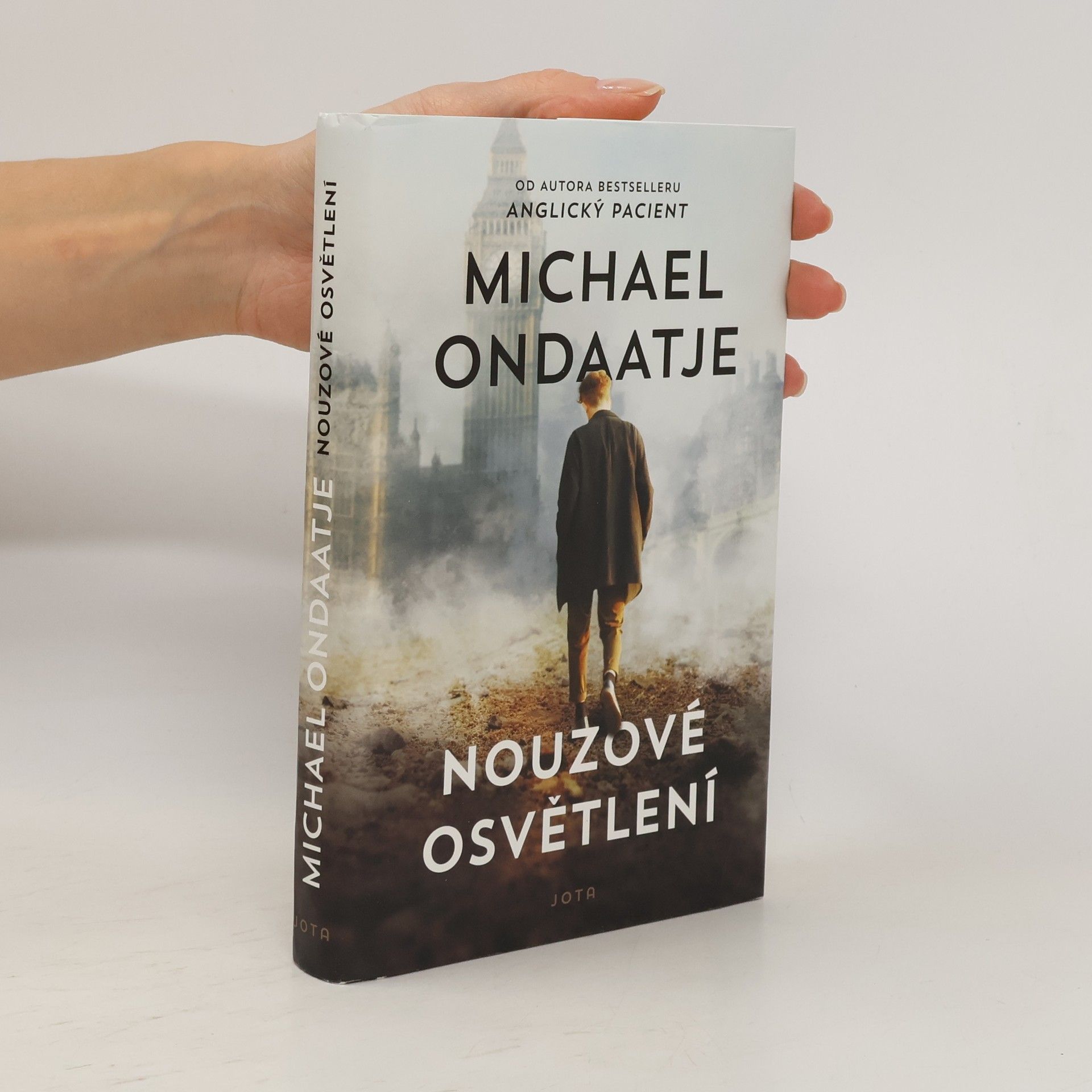 Michael Ondaatje Nouzové osvětlení