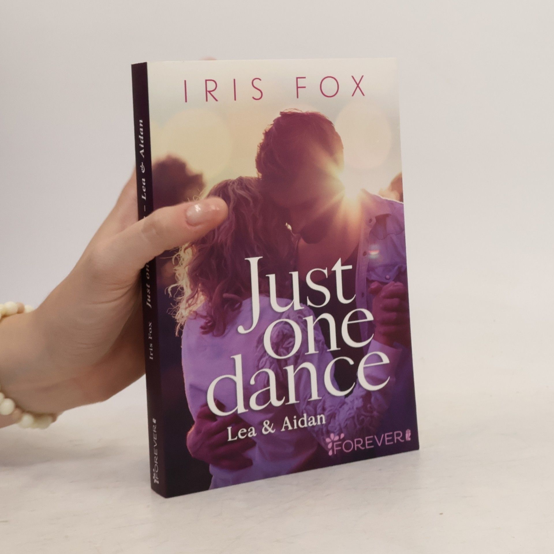 Iris Fox Just one dance - Lea & Aidan